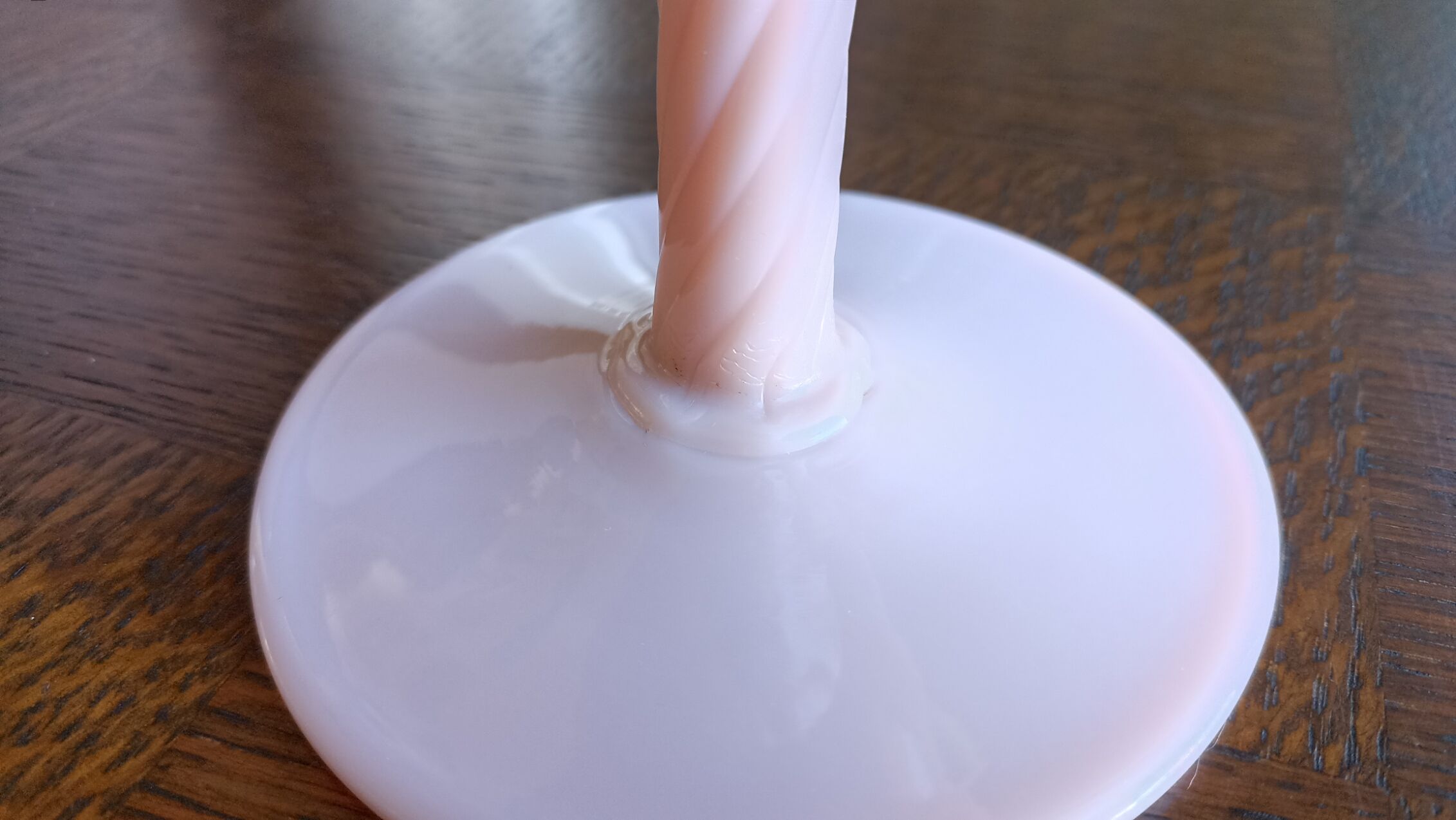 44 cm opaline vase - Pink "nymph's thigh" - 70s