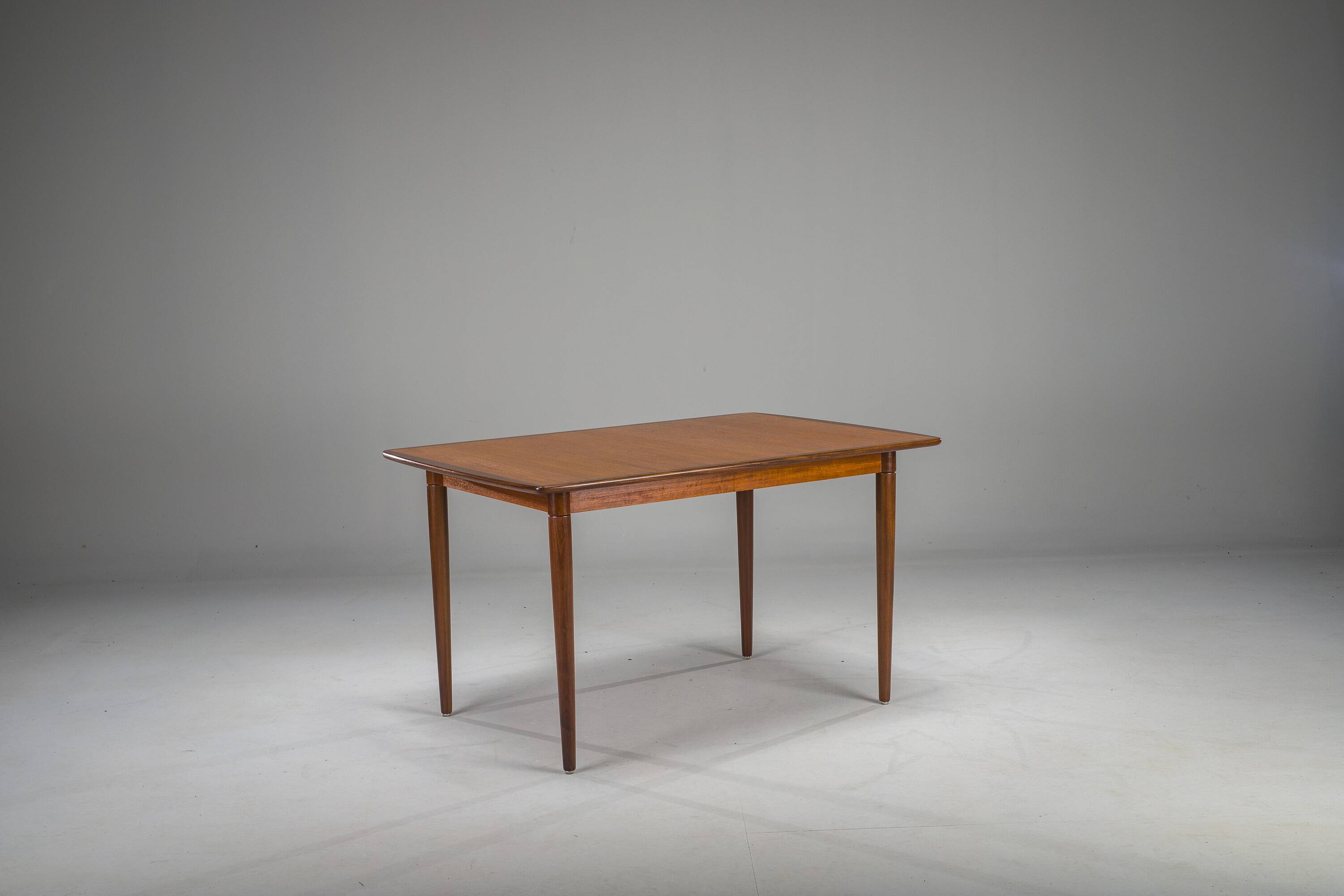 Table extensible par Gustav Bahus, 1960