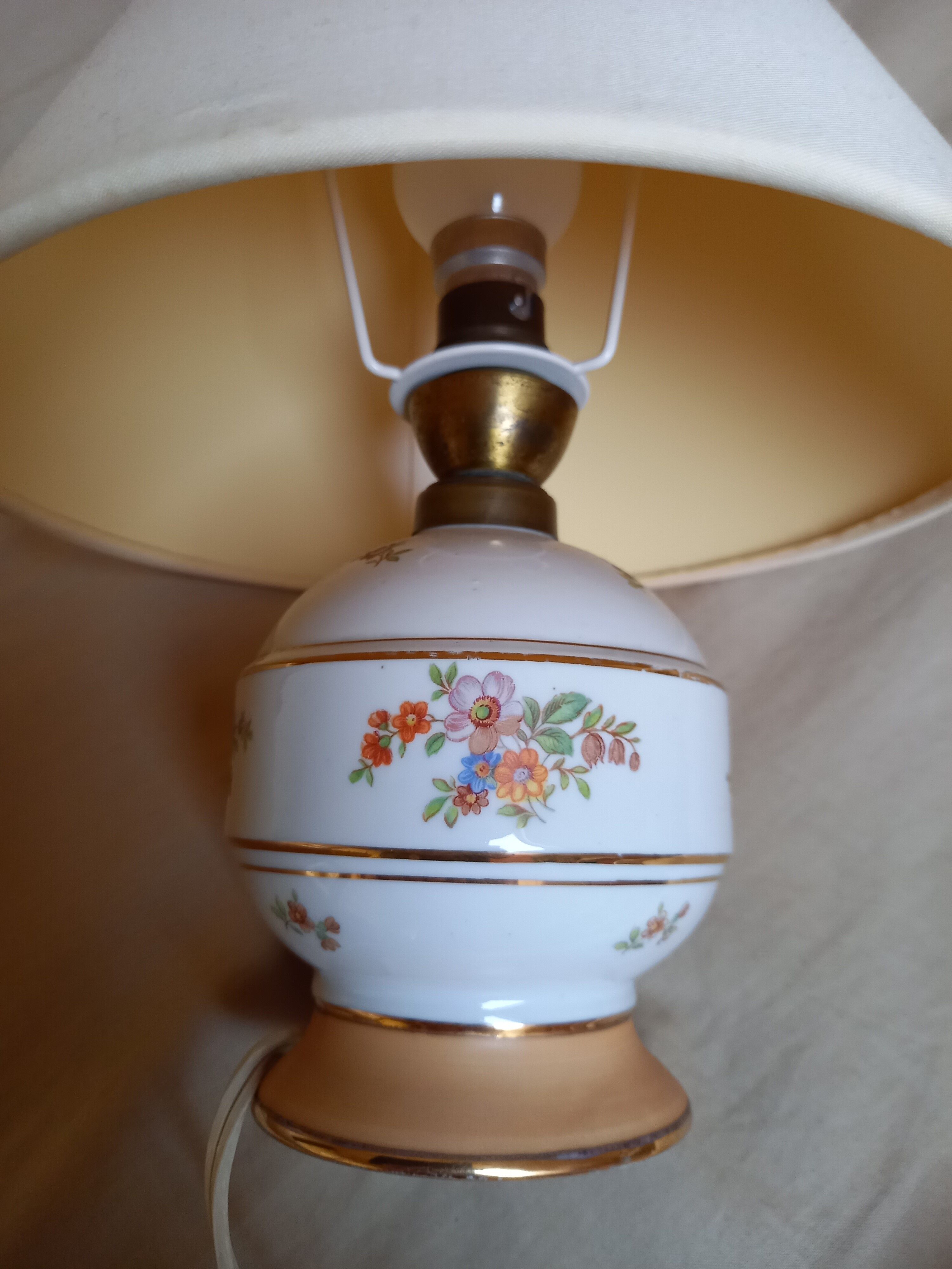 Porcelain bedside lamp