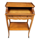 Petite table de salon style Louis XV – bois verni & sabot régulé
