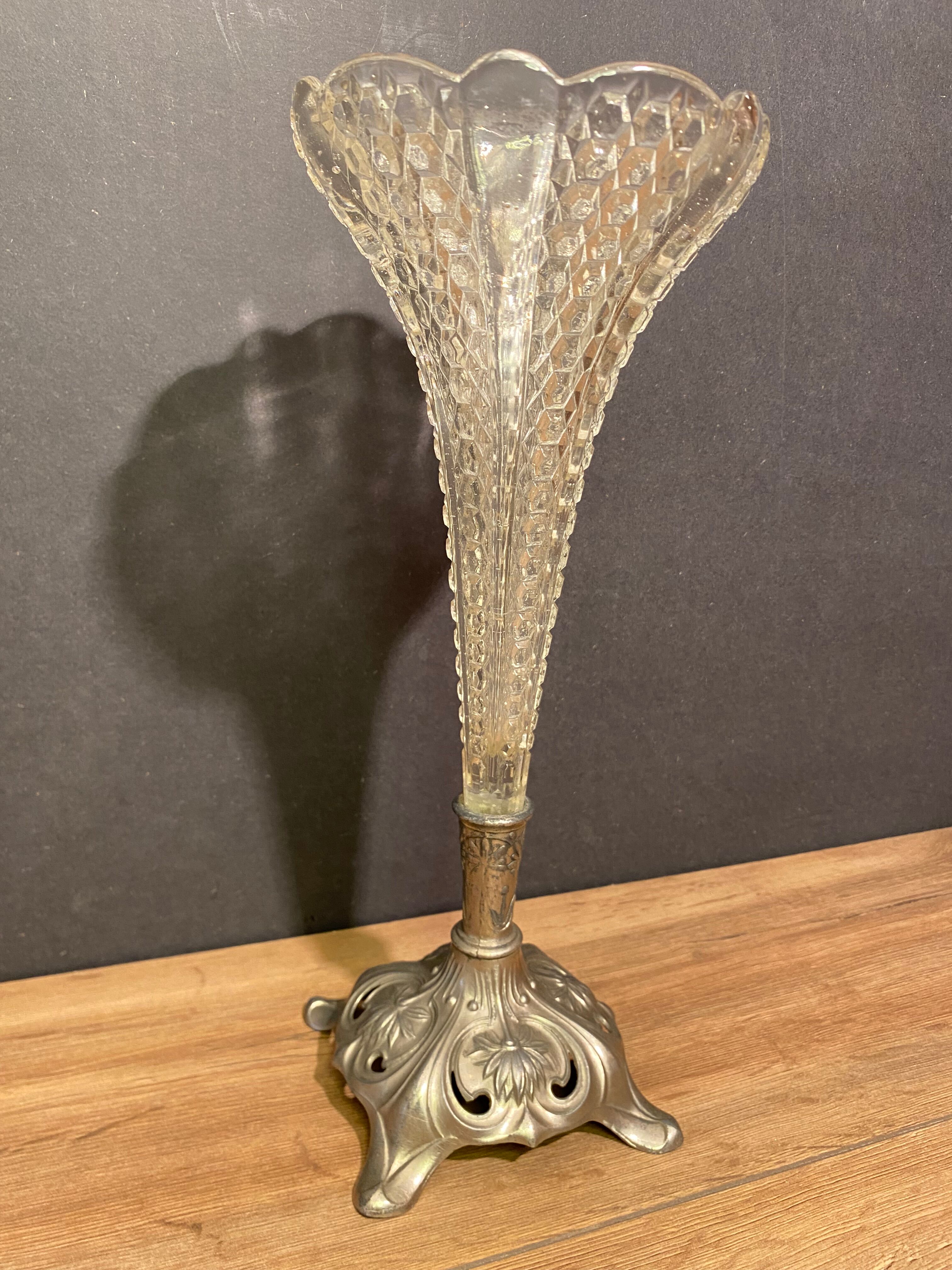 Cone vase, cut crystal bouquet (most certainly baccarat, saint louis ...)