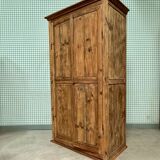 Large Parisian wardrobe with hanging space (renovated)