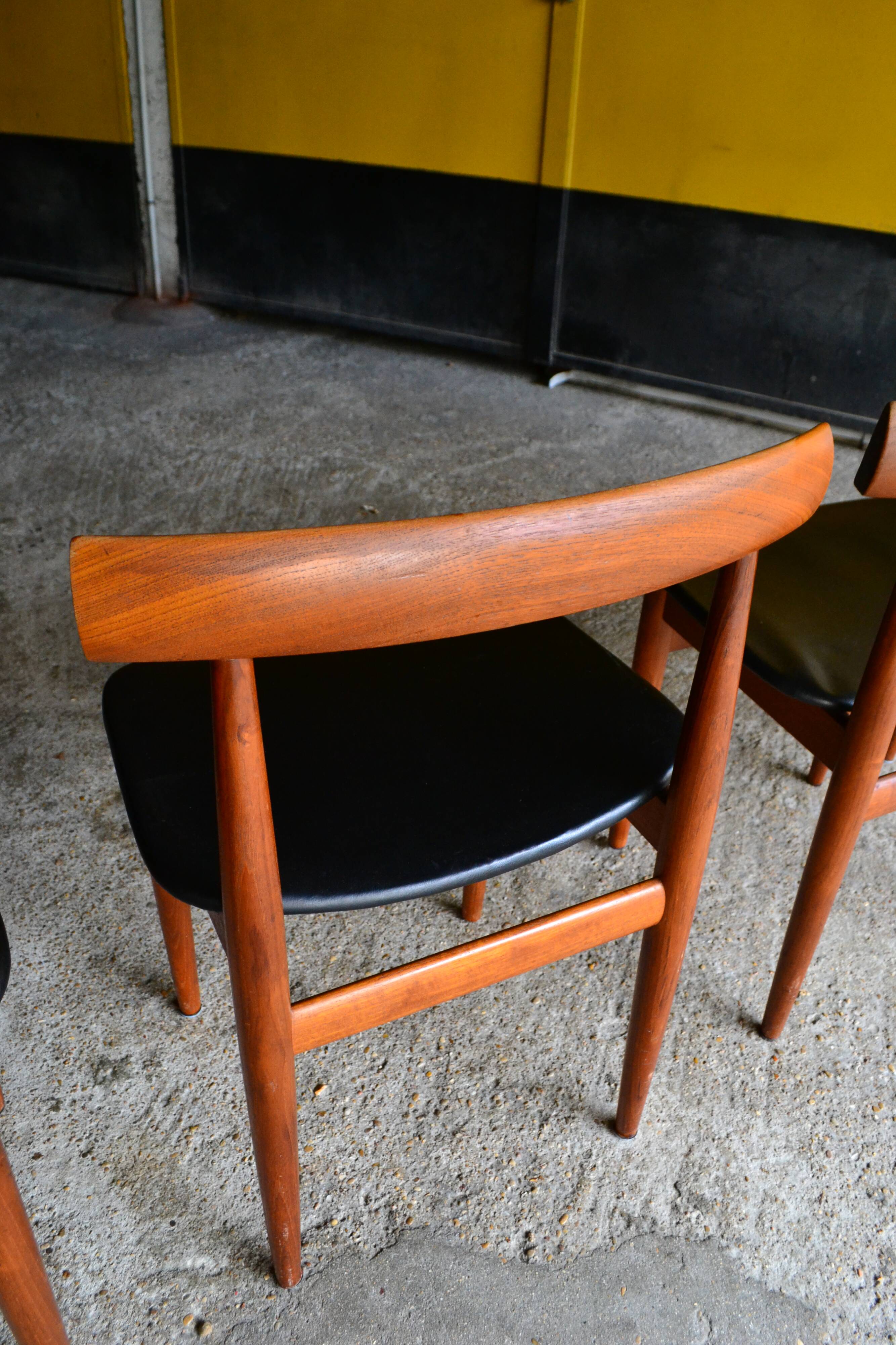 Set of 4 chairs by Hans Olsen for Frem Rojle.