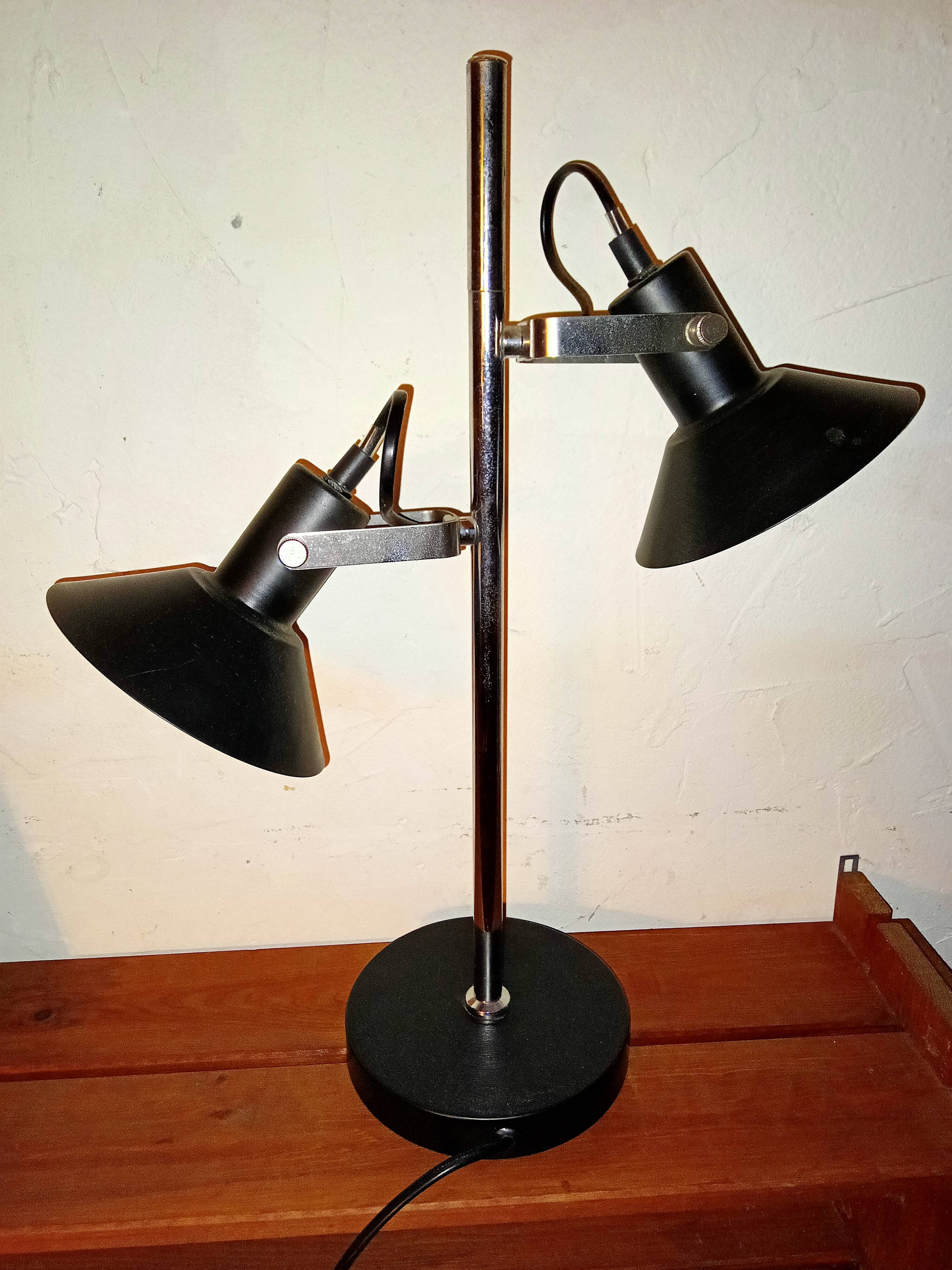 Desk lamp