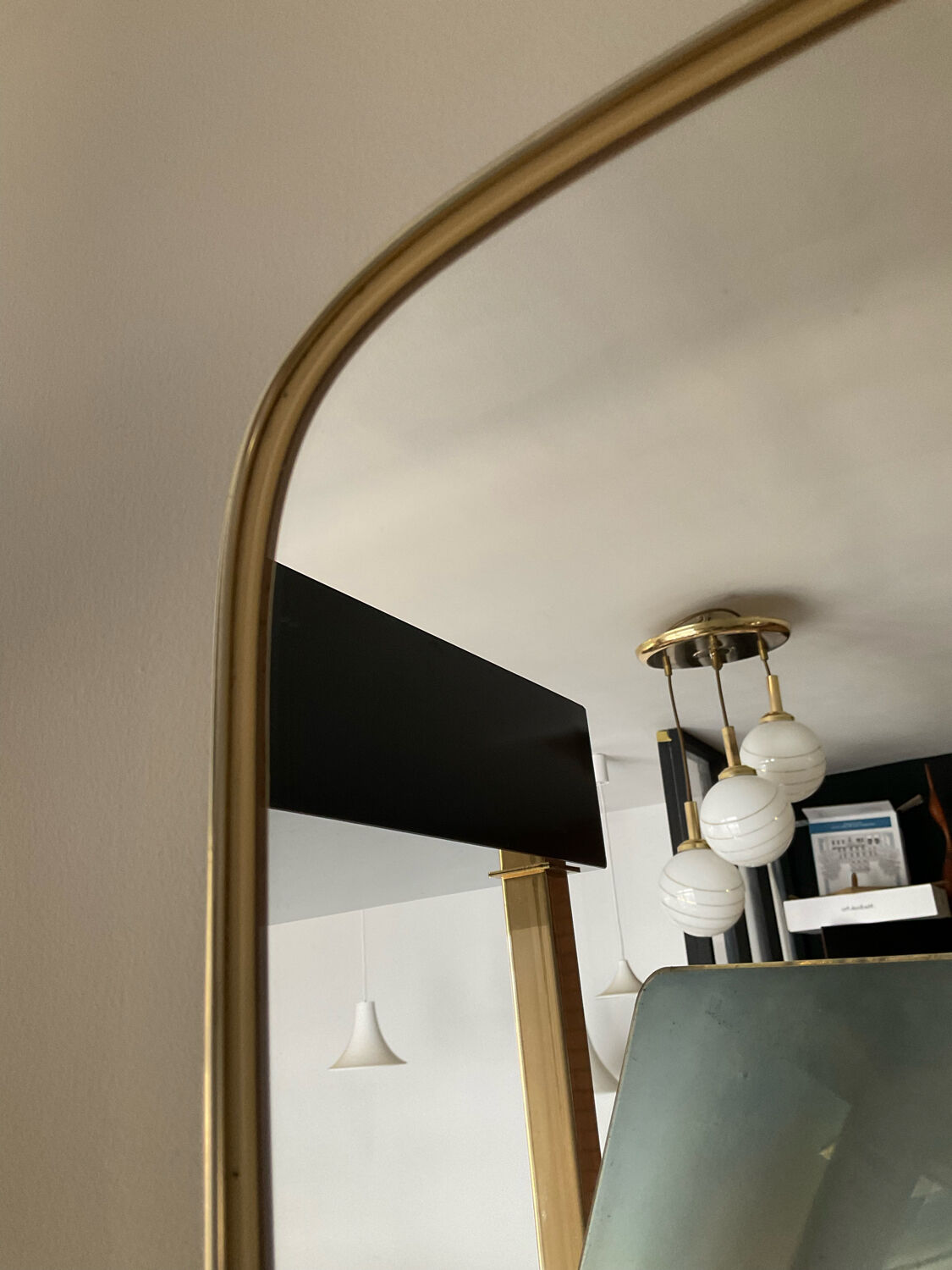 Asymmetrical free-form mirror from the 60s