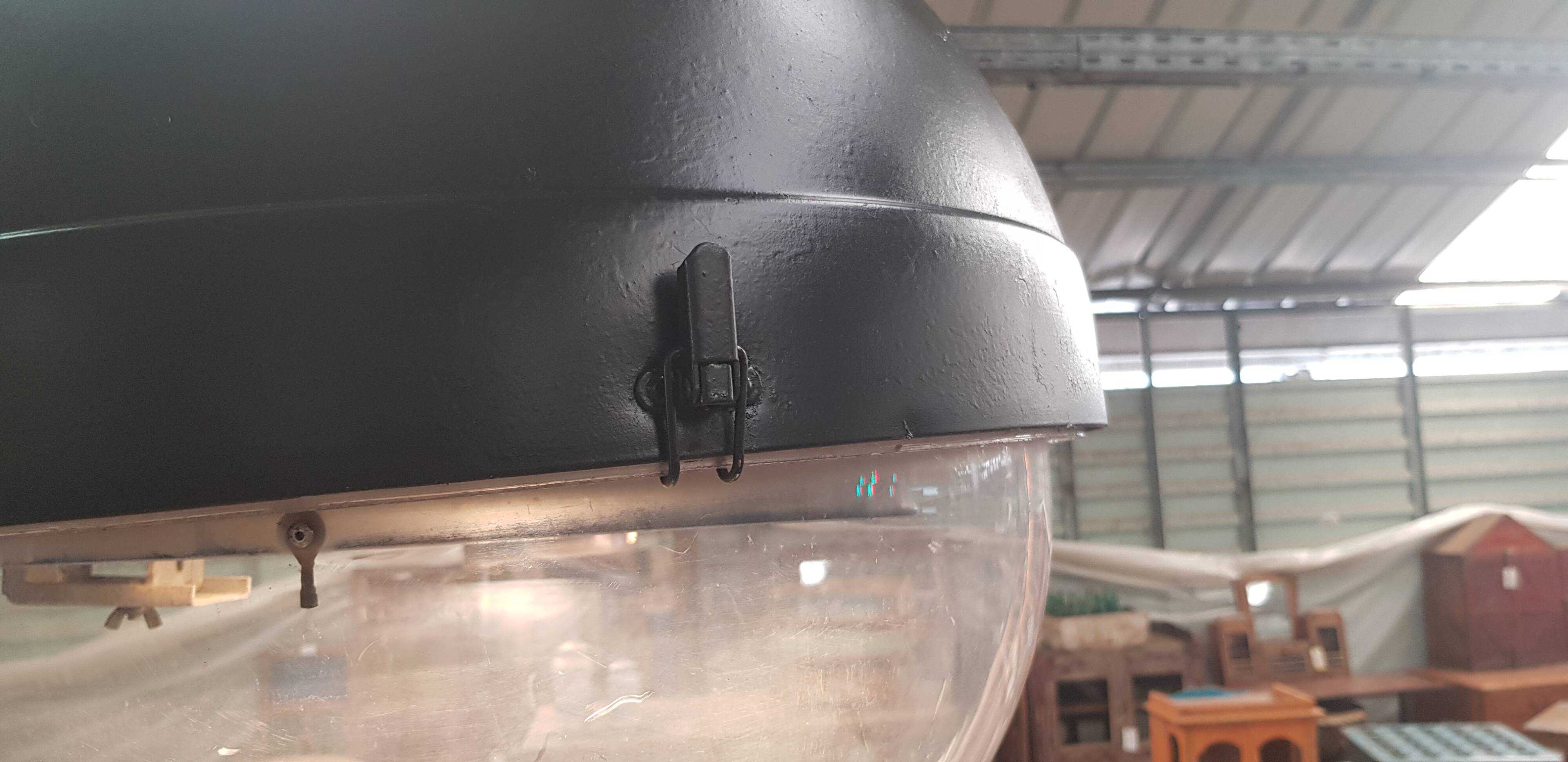 Old lantern - public lighting suspension of the city of Paris