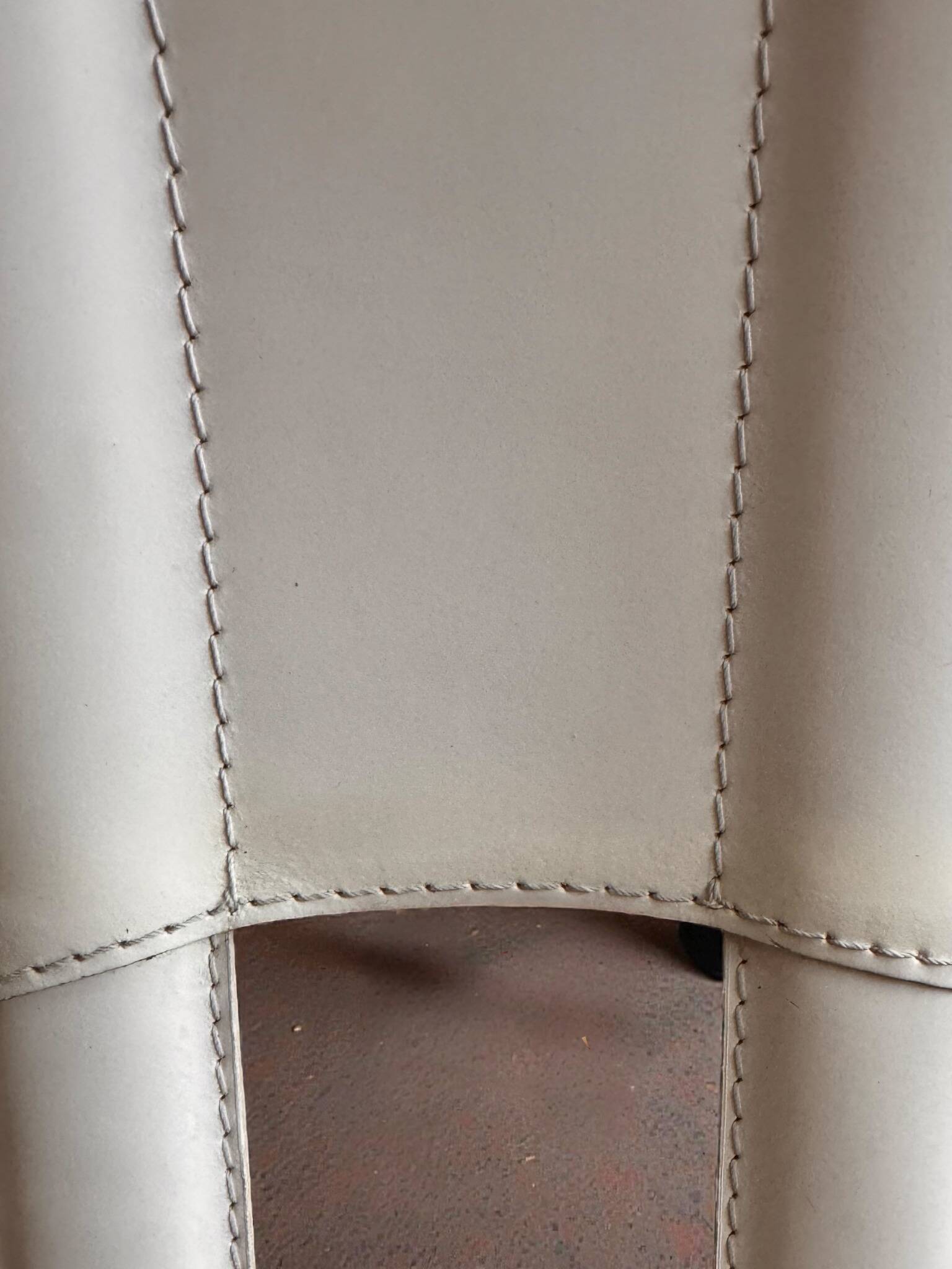 Set of 4 Cattelan Italia white leather chairs from the 1980s, vintage Italian design