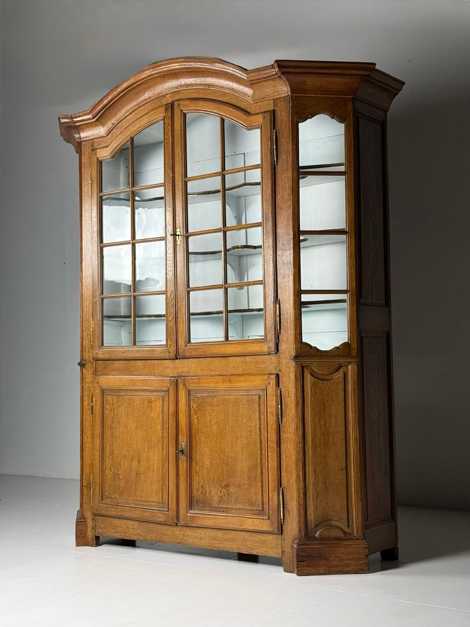 Bookcase buffet cabinet oak Belgian