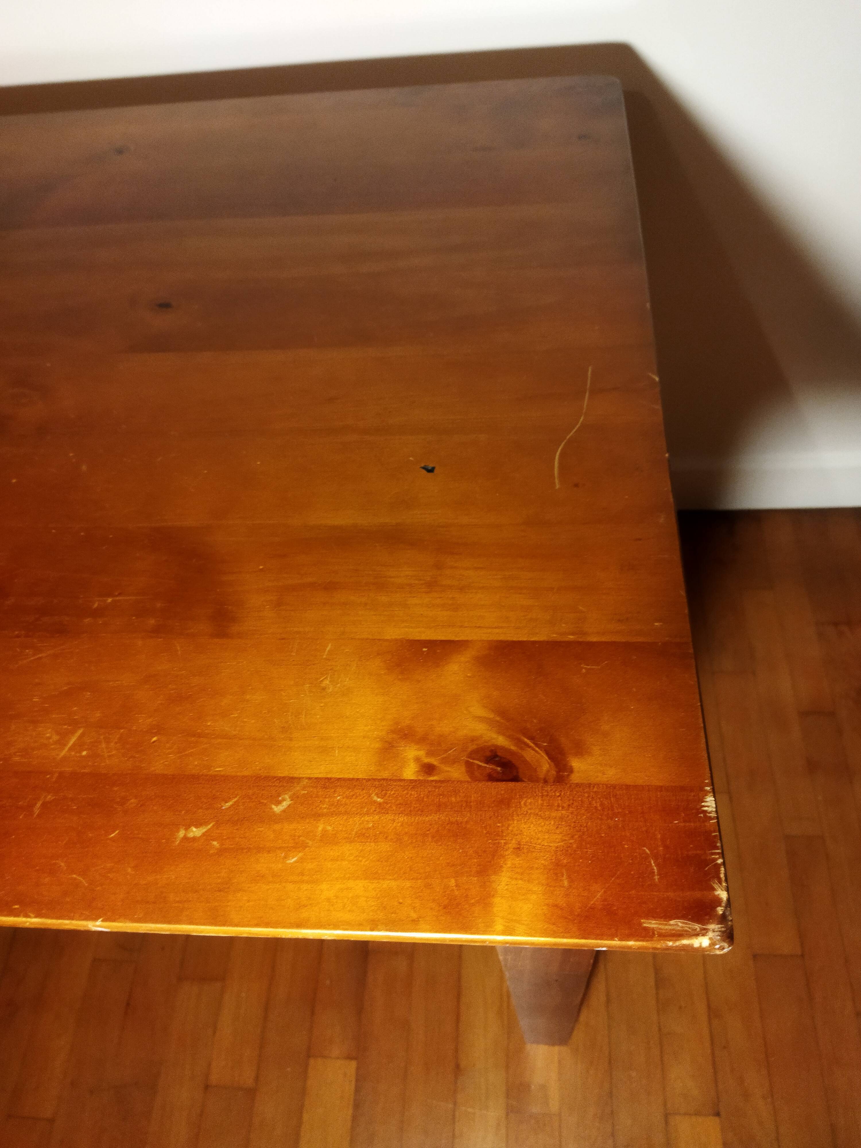 Table feet spindles