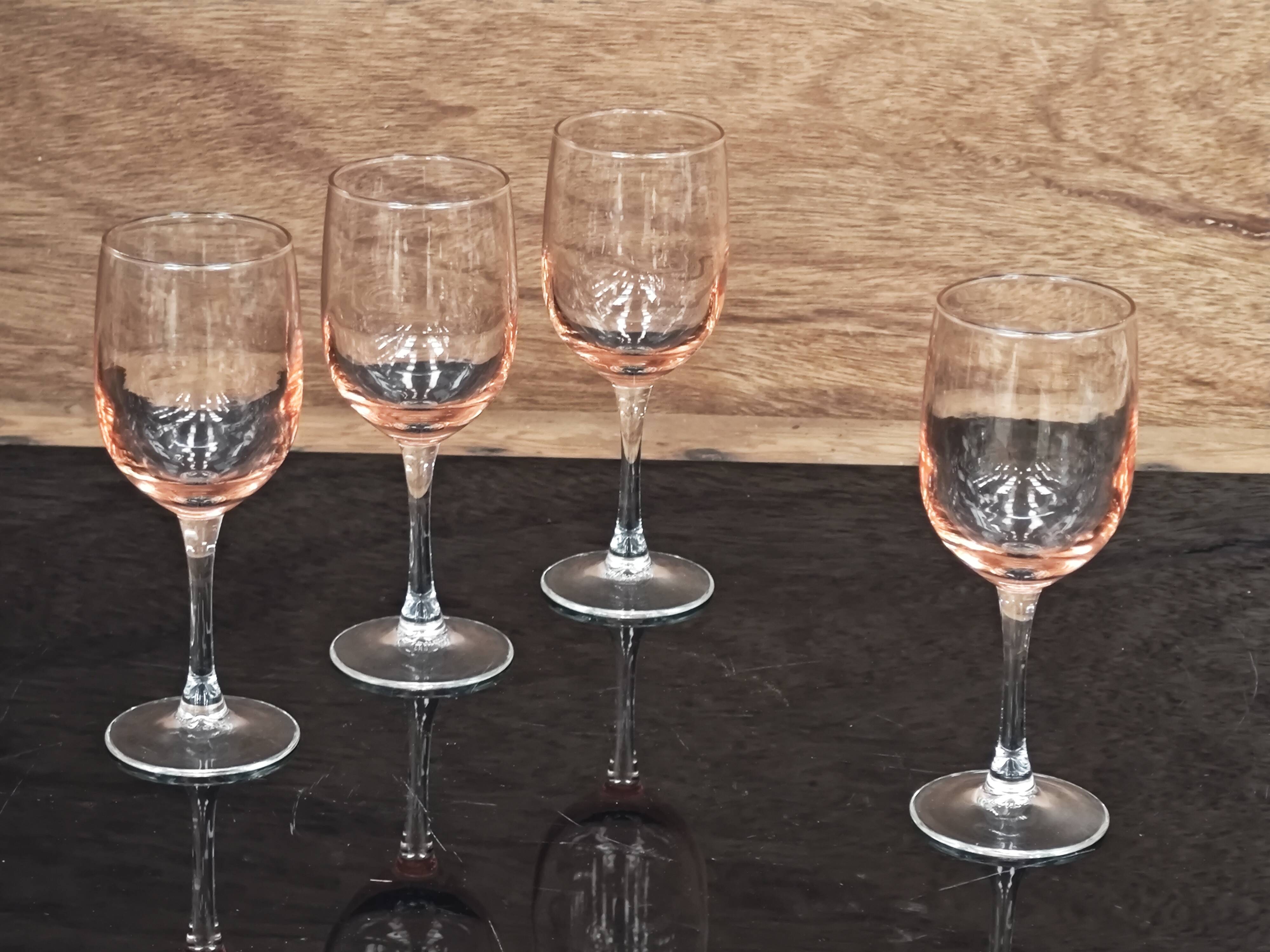 Set of 4 antique pink stemmed glasses Luminarc