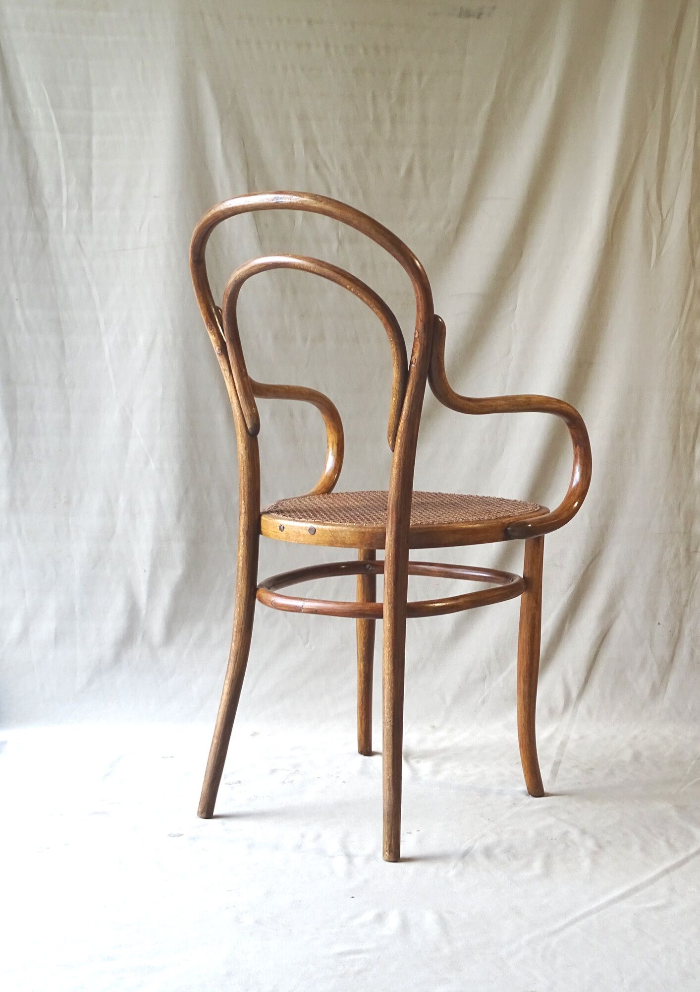 Bistro armchair wood-curved by Ungvar , 1905 n°14 1/2