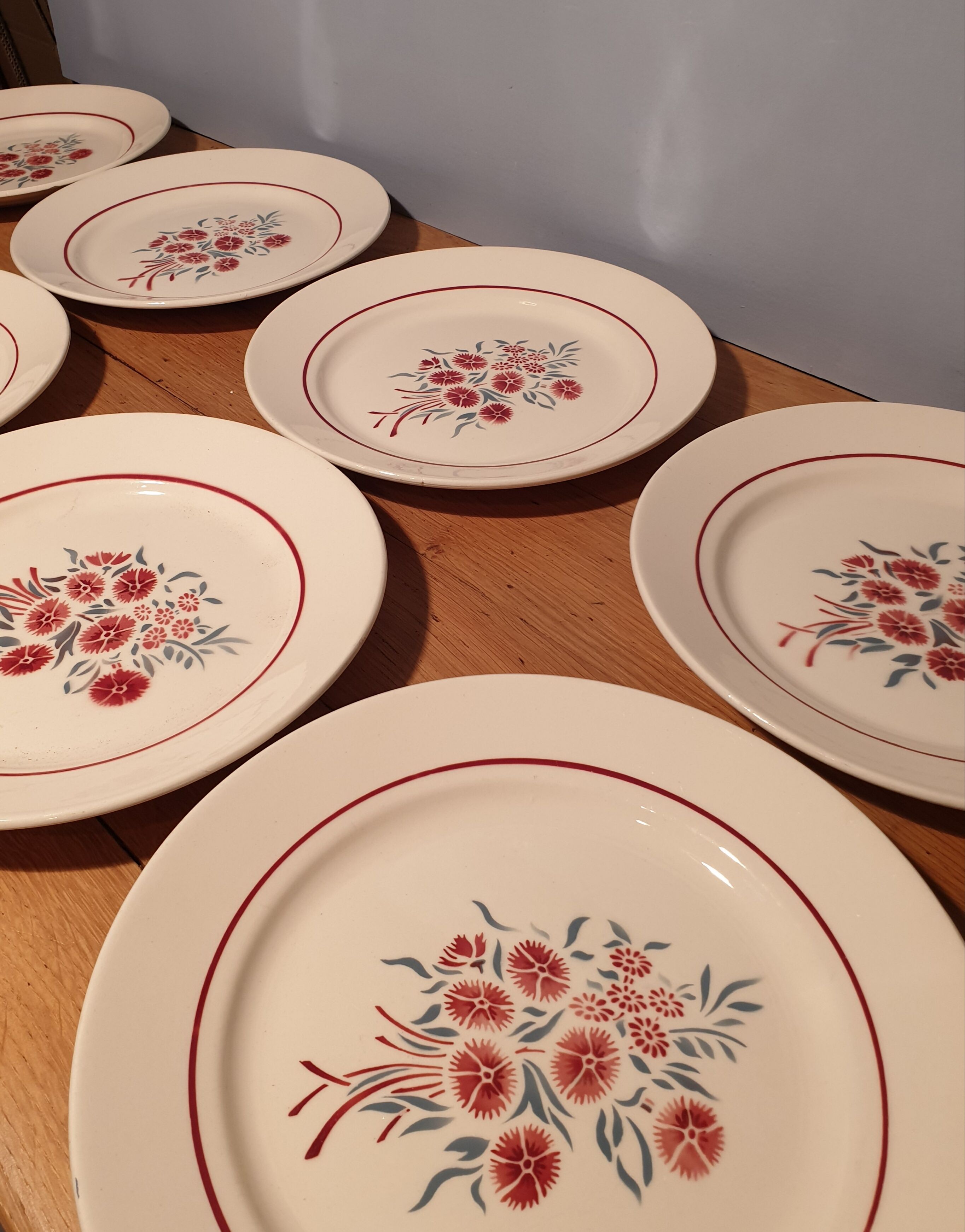 Suite of 8 flat plates "Badonvillers"