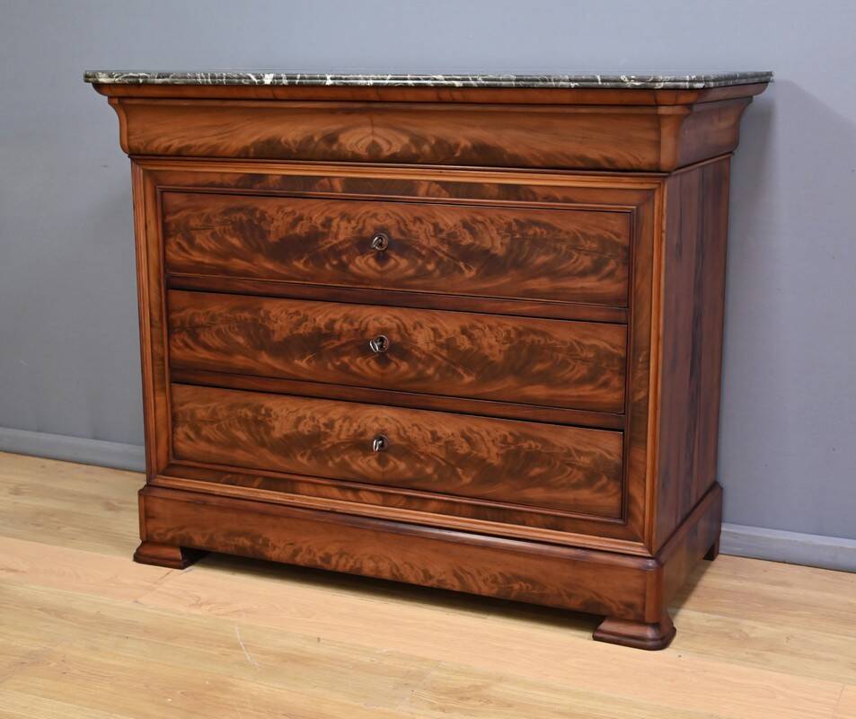 Mahogany chest of drawers, Louis-Philippe style – Late 19th century