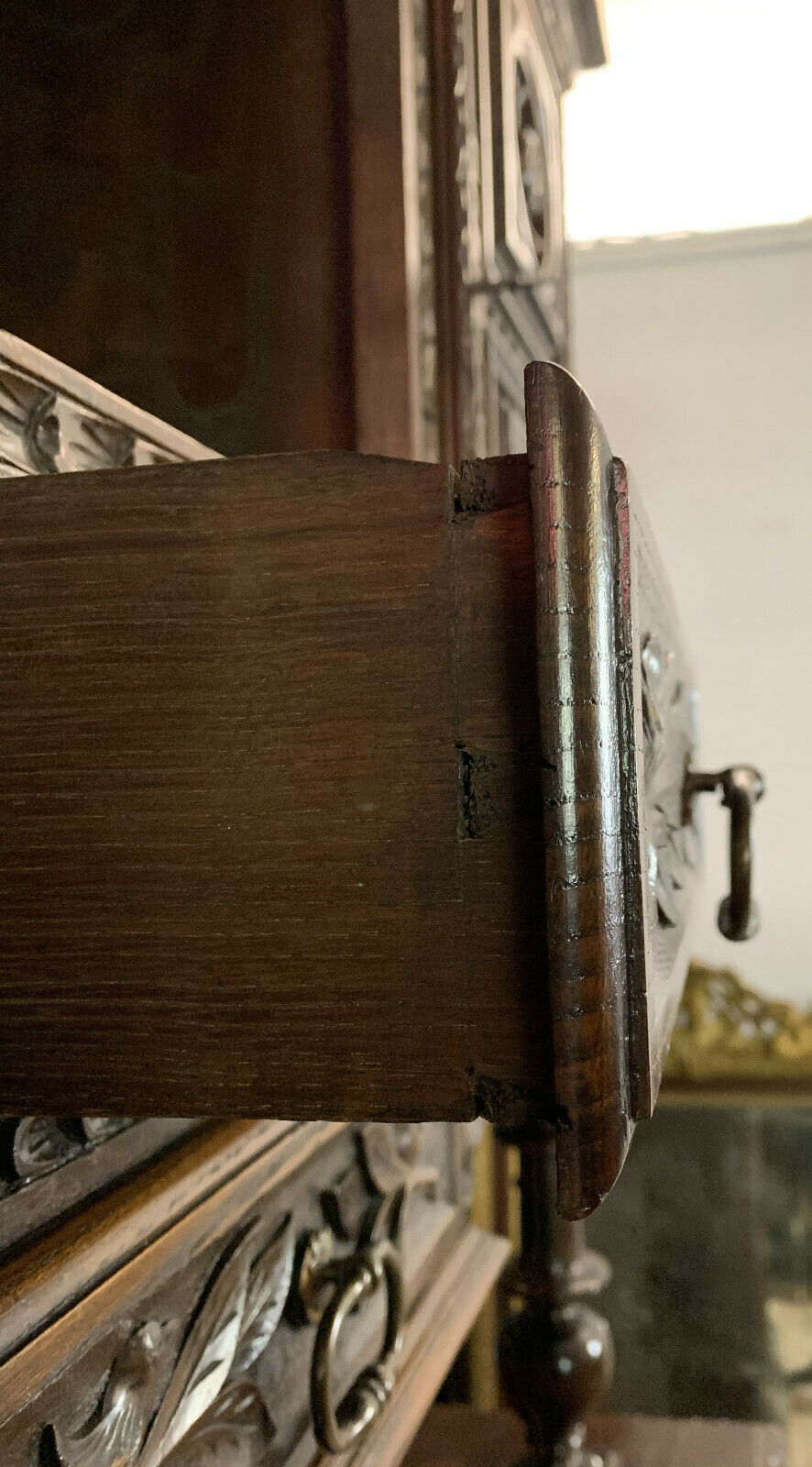 Breton buffet period 19th century in oak with brown patina