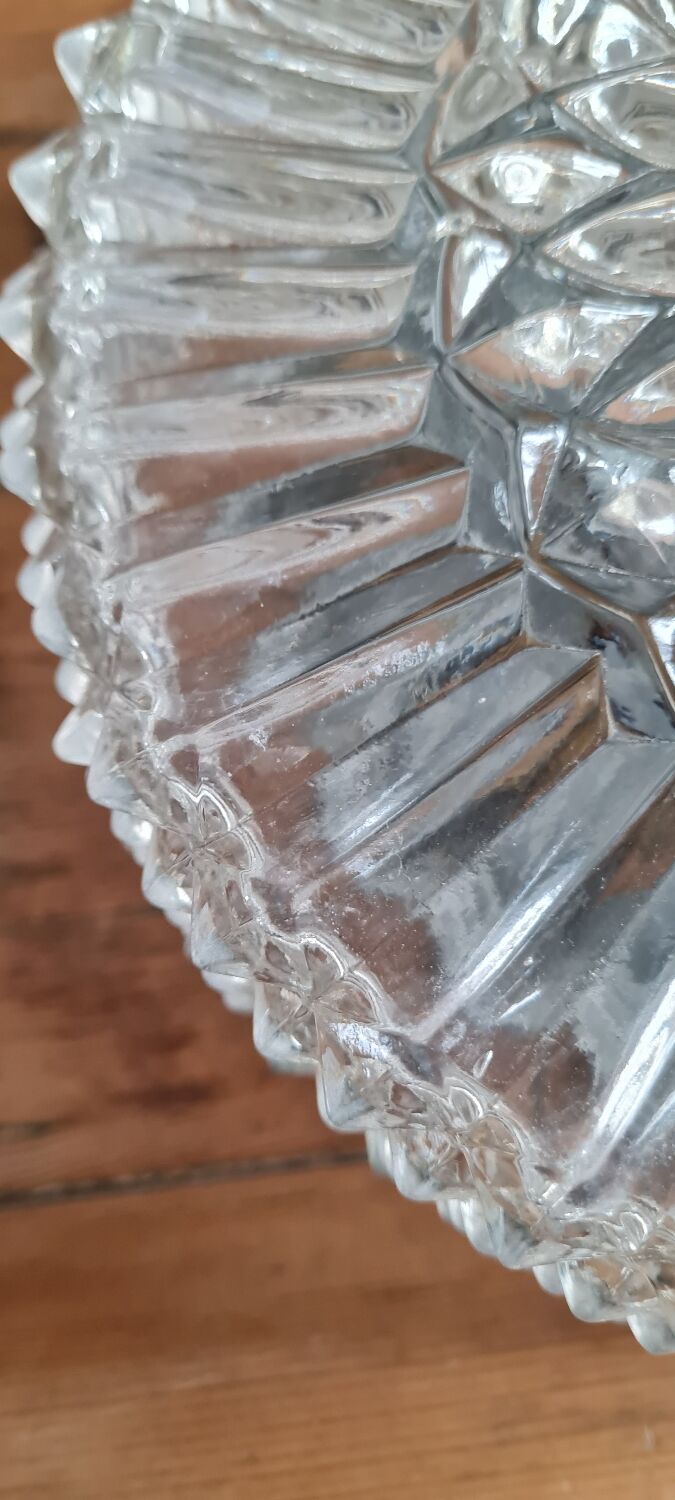 Plafonnier en verre ciselé
