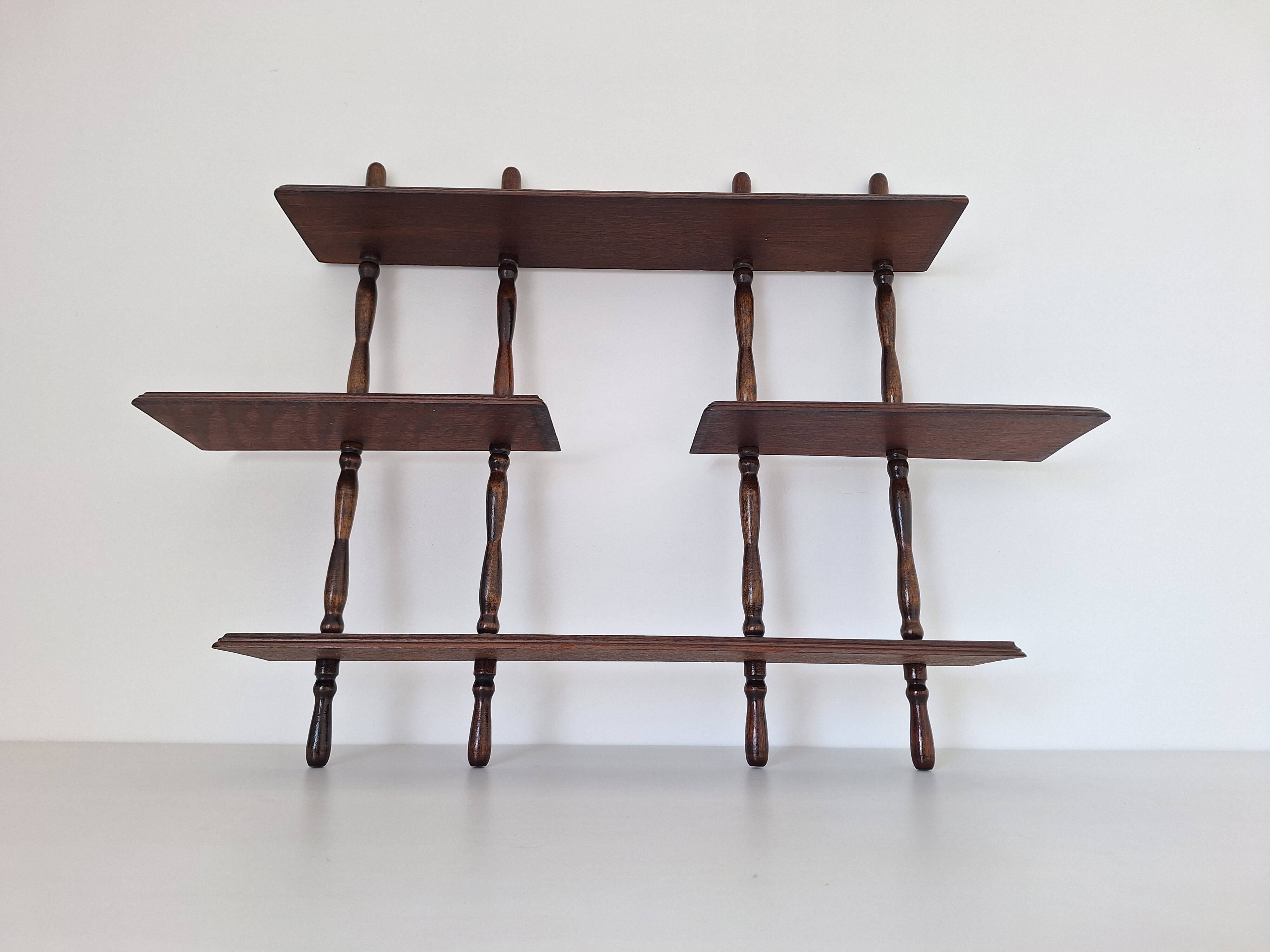 Etagère murale en bois