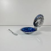Beurrier coquillage en métal et insert bleu, 1970 avec couteau