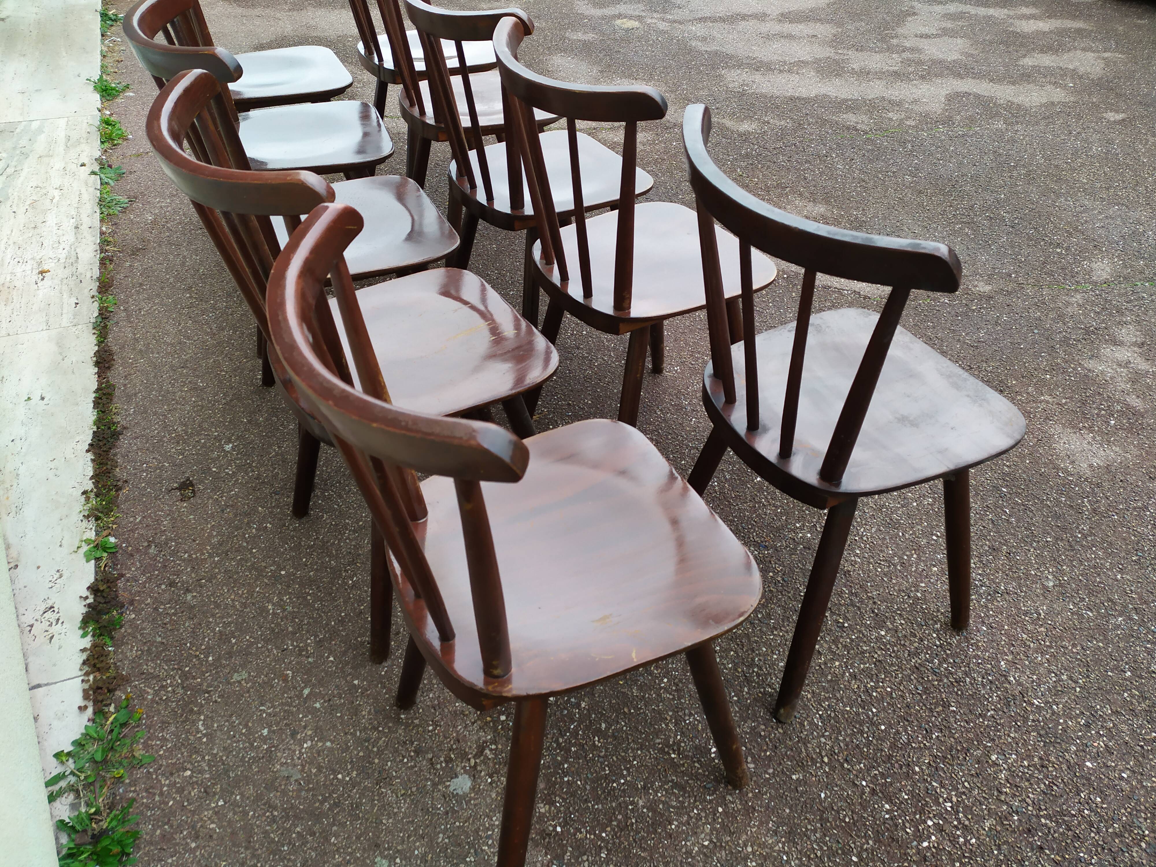 Set of 10 wooden bistro chairs - vintage