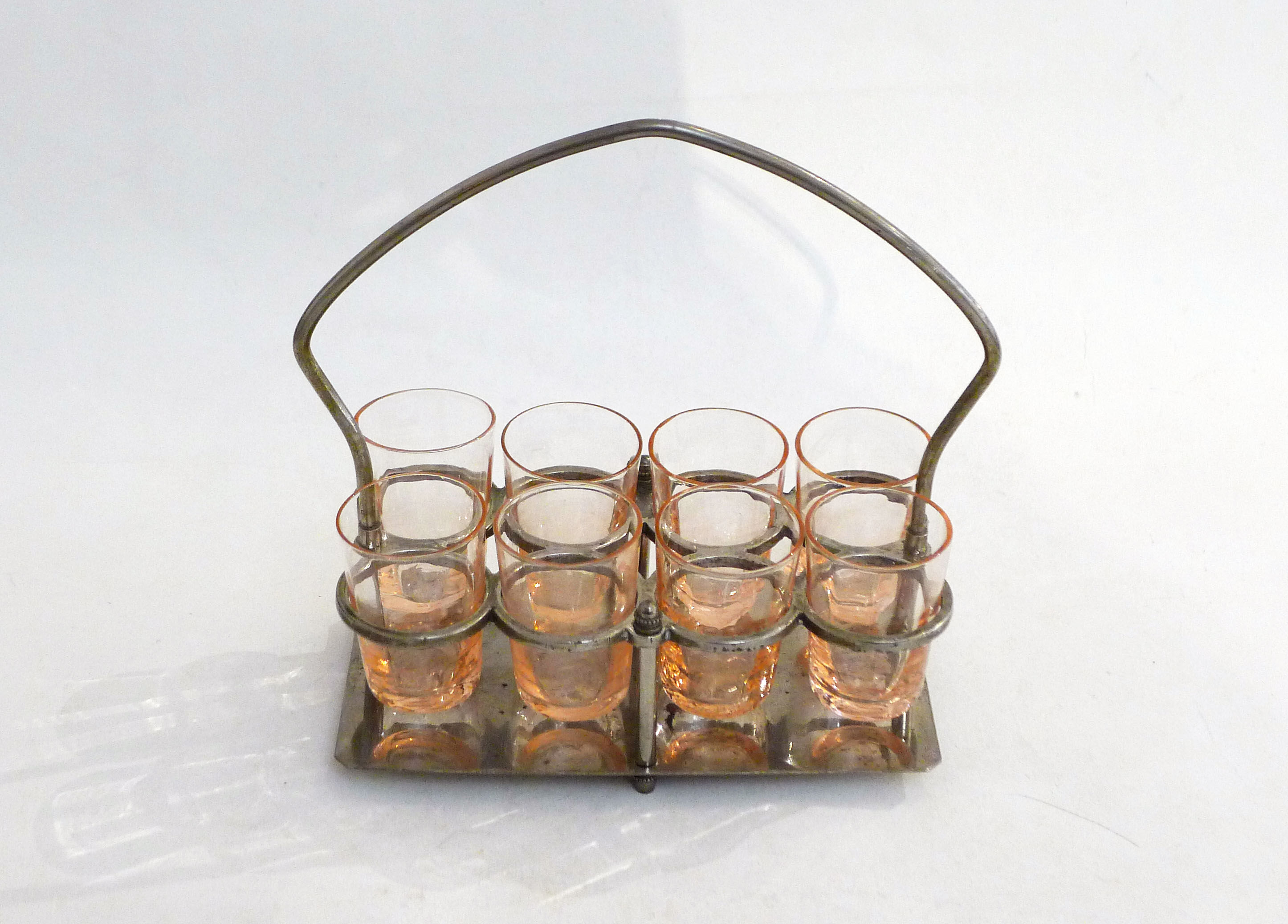 Service of 8 shot glasses