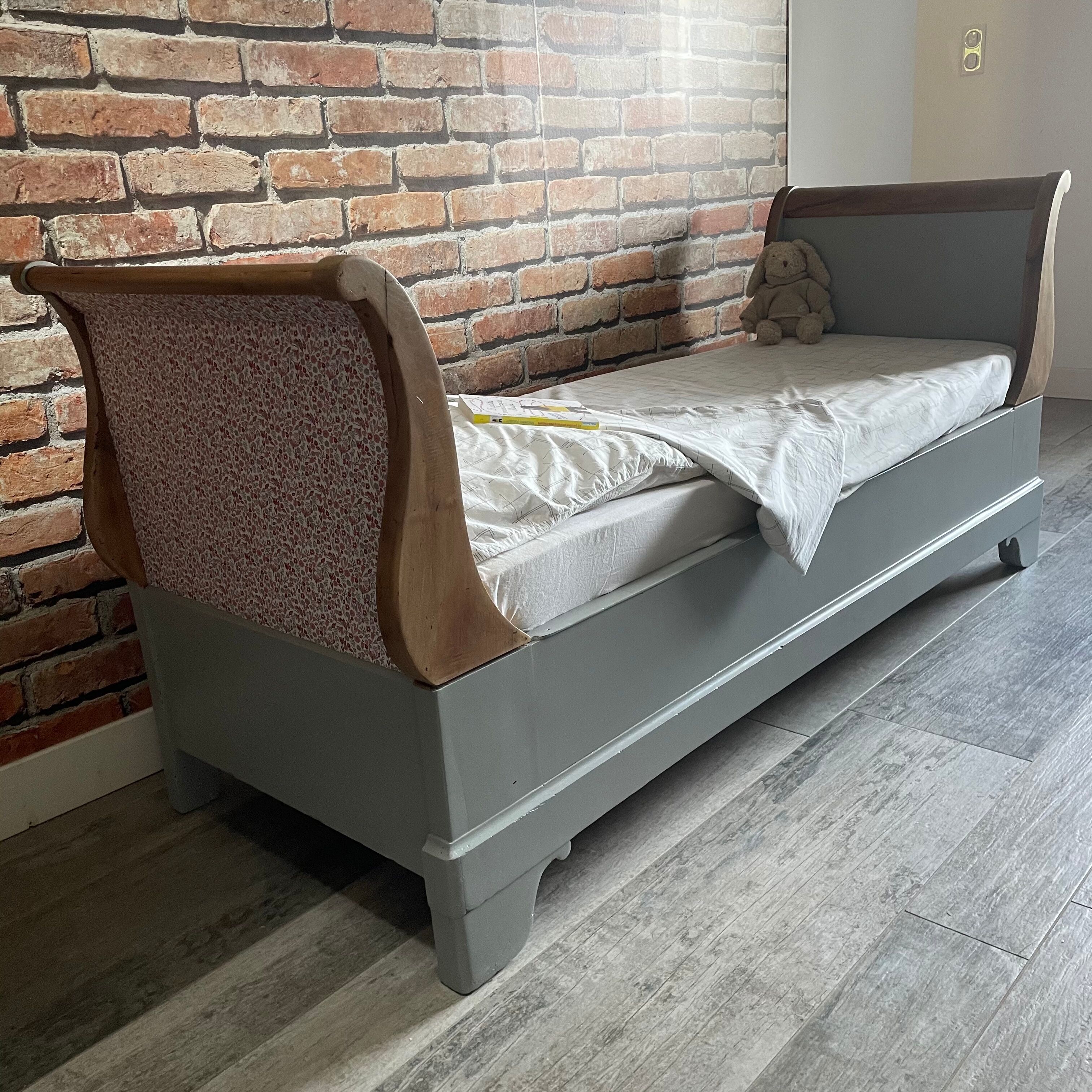 Bed boat bench