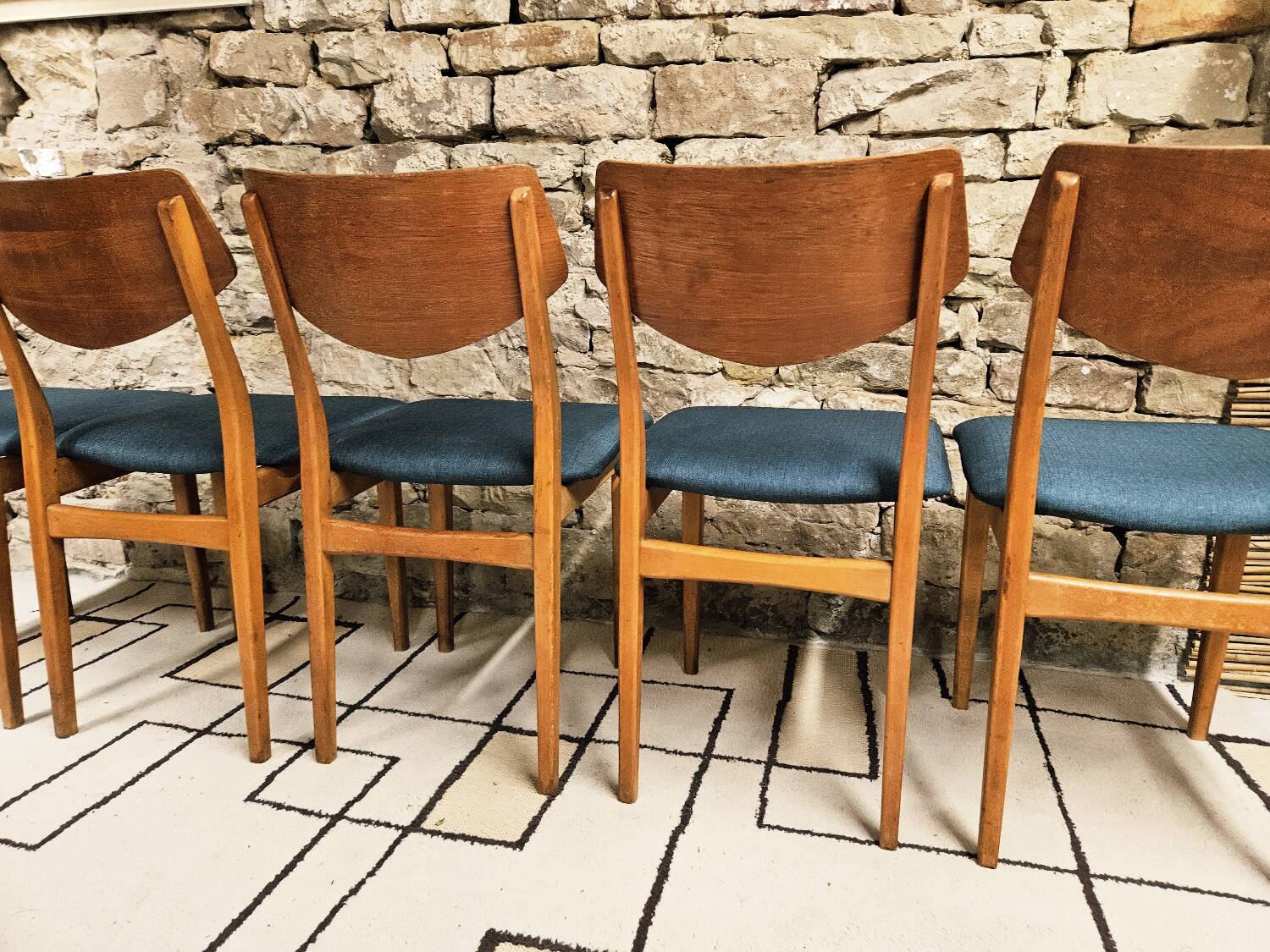 5 Scandinavian chairs