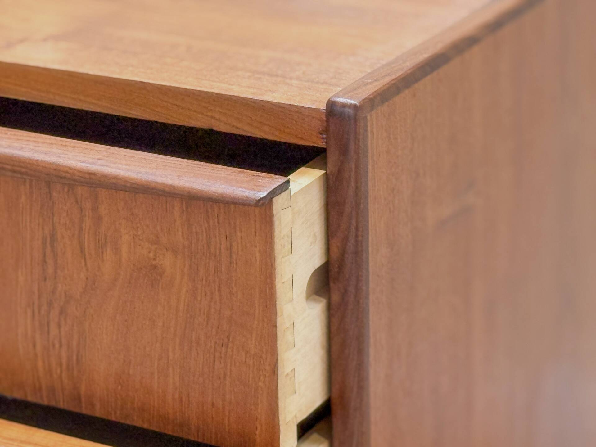 Commode (fabriquée au Danemark 1950)