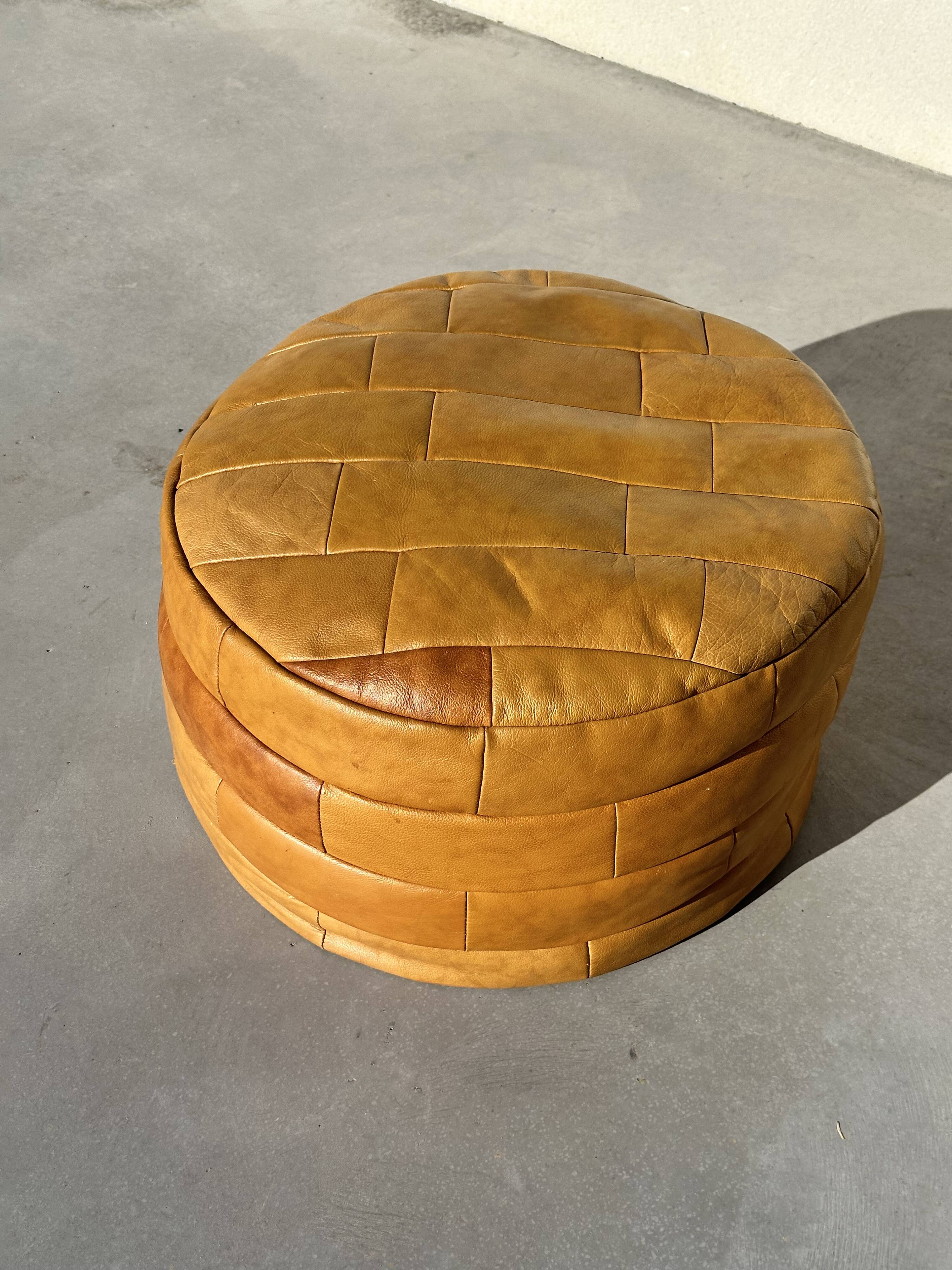 De Sede house style pouf in fauv leather patchwork, 1970s design