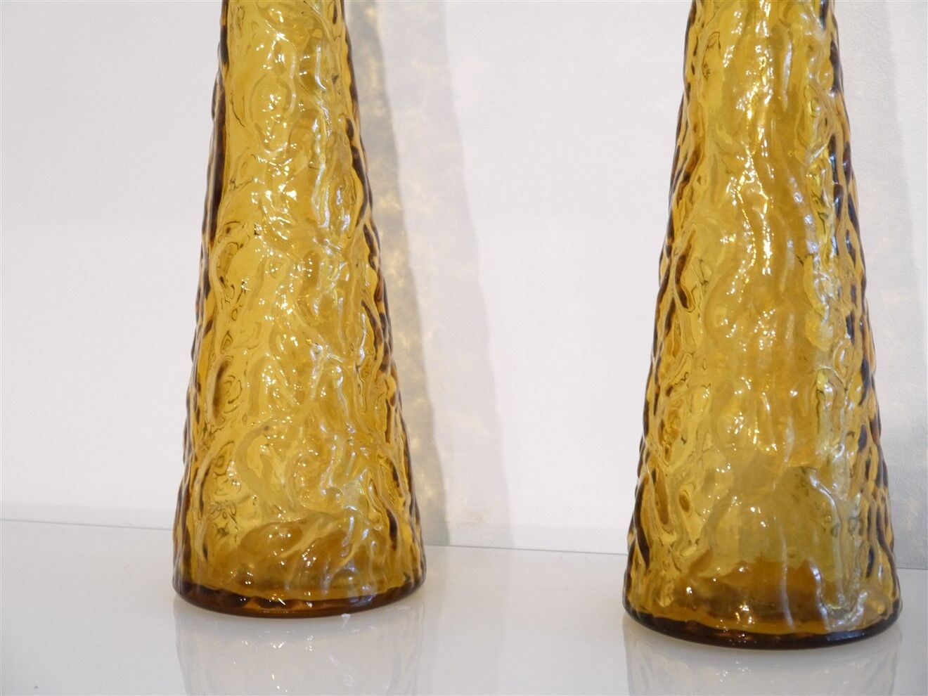 Pair of vintage Italian decanters "empoli"
