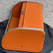 Bread box orange metal and its vintage knife 1970