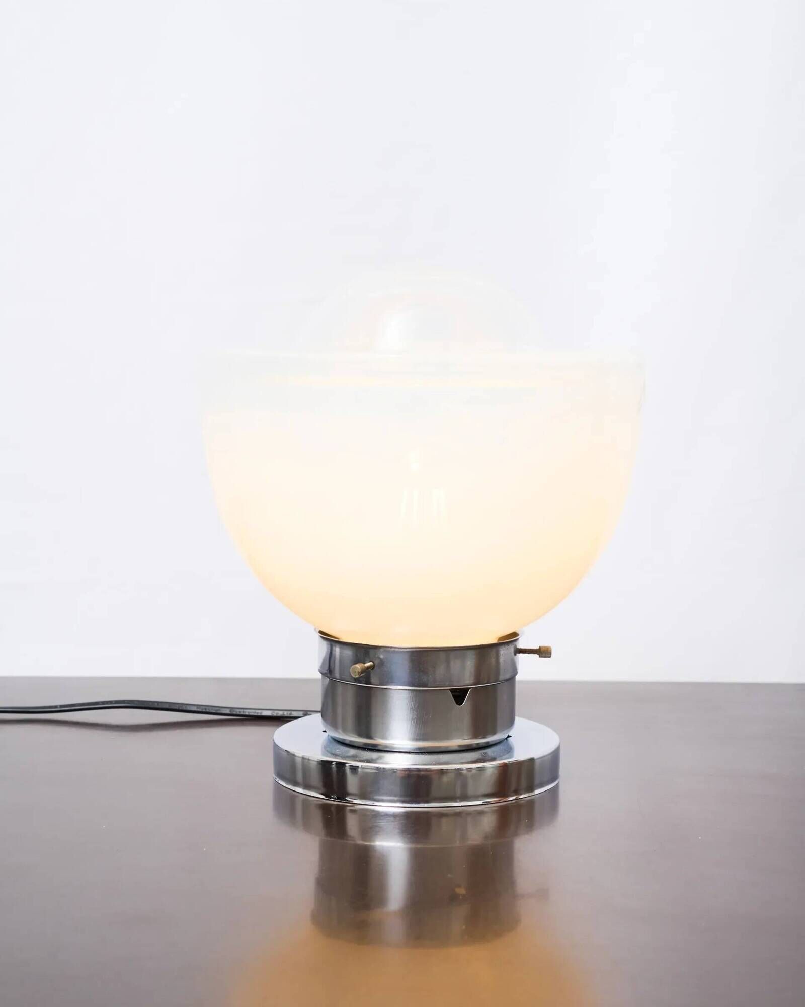 Table lamp in transparent white Murano glass, Mazzega, Italy, 1970.