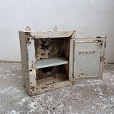 Pharmacy or toilet cabinet