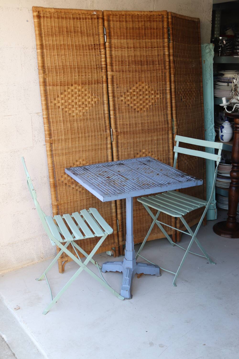 Old bistro table in cast iron and perforated metal, SIGHE Jeune Toulo
