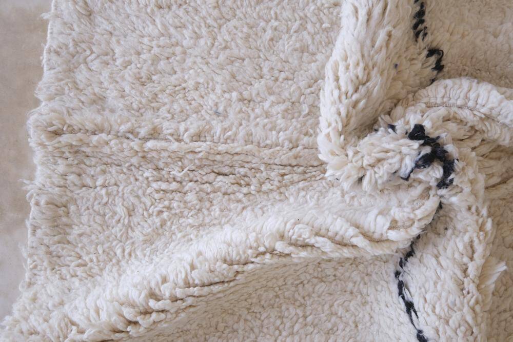 Beni Ourain rug from the Moroccan Atlas - 228 x 161 cm