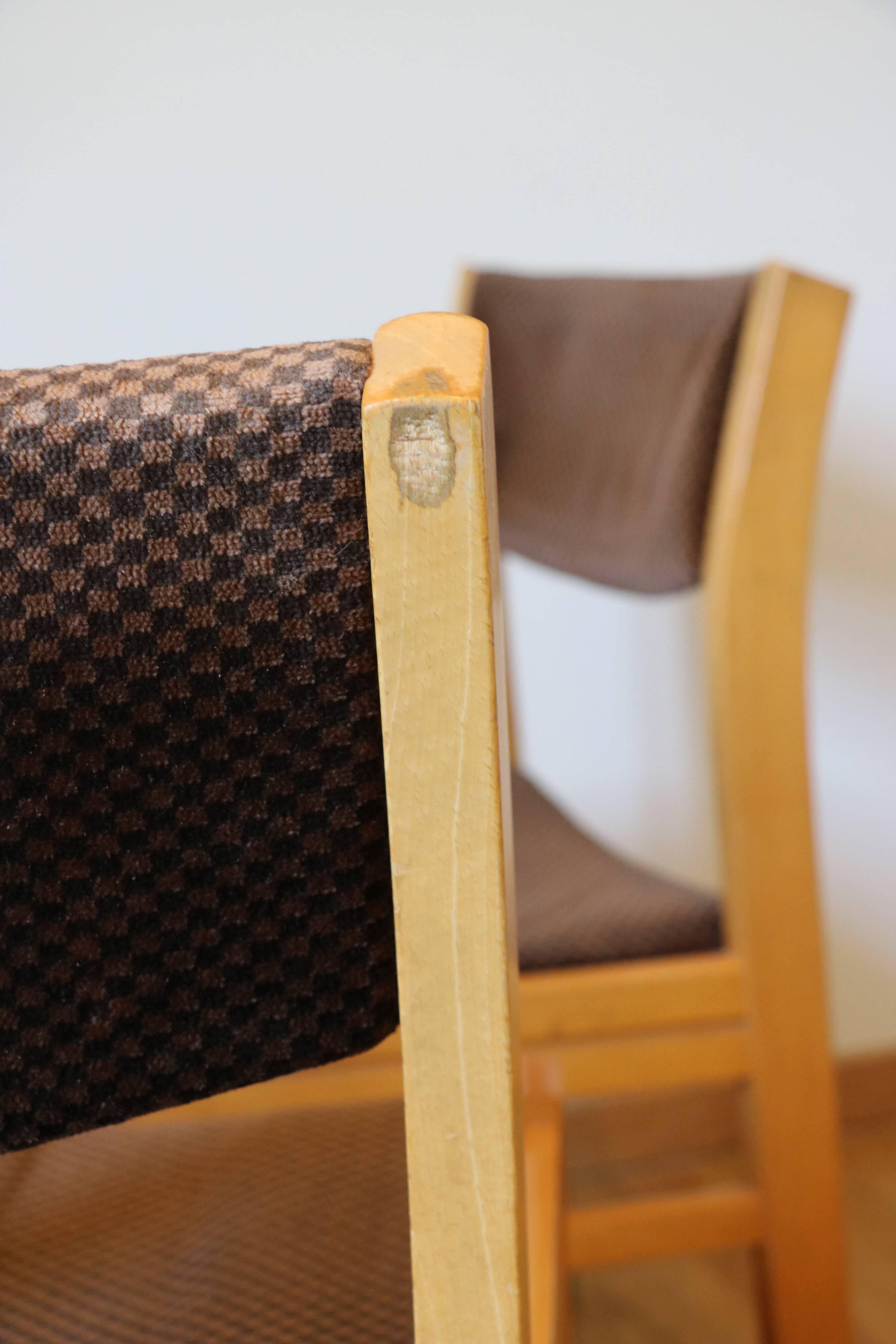 4 Scandinavian chairs, wood and checkered velvet.