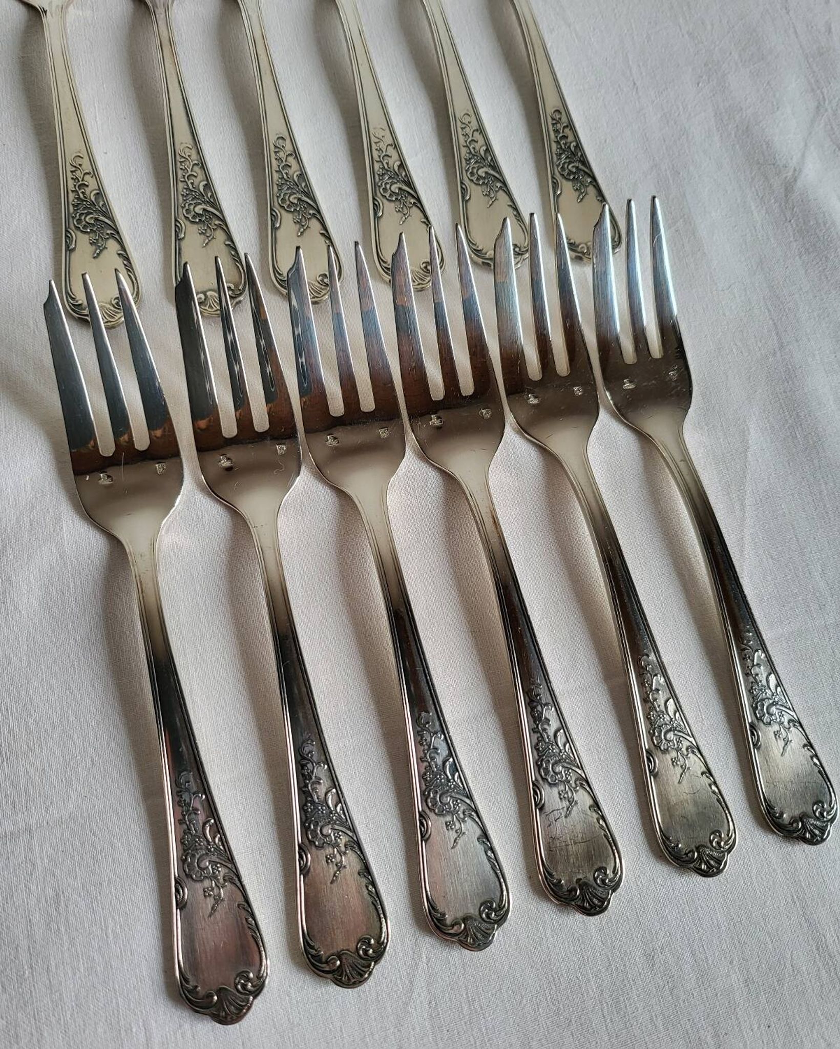 12 silver-plated dessert forks Guildar