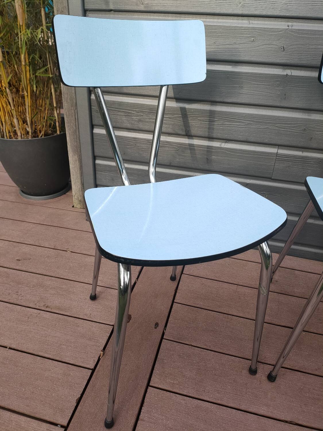 Paire de chaises de cuisine en formica