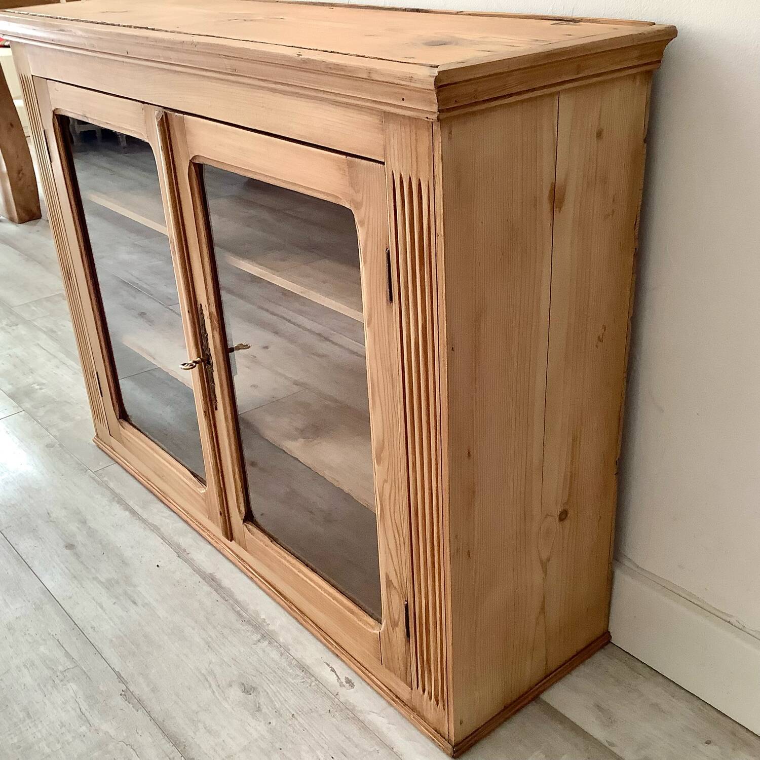 Parisian buffet dresser