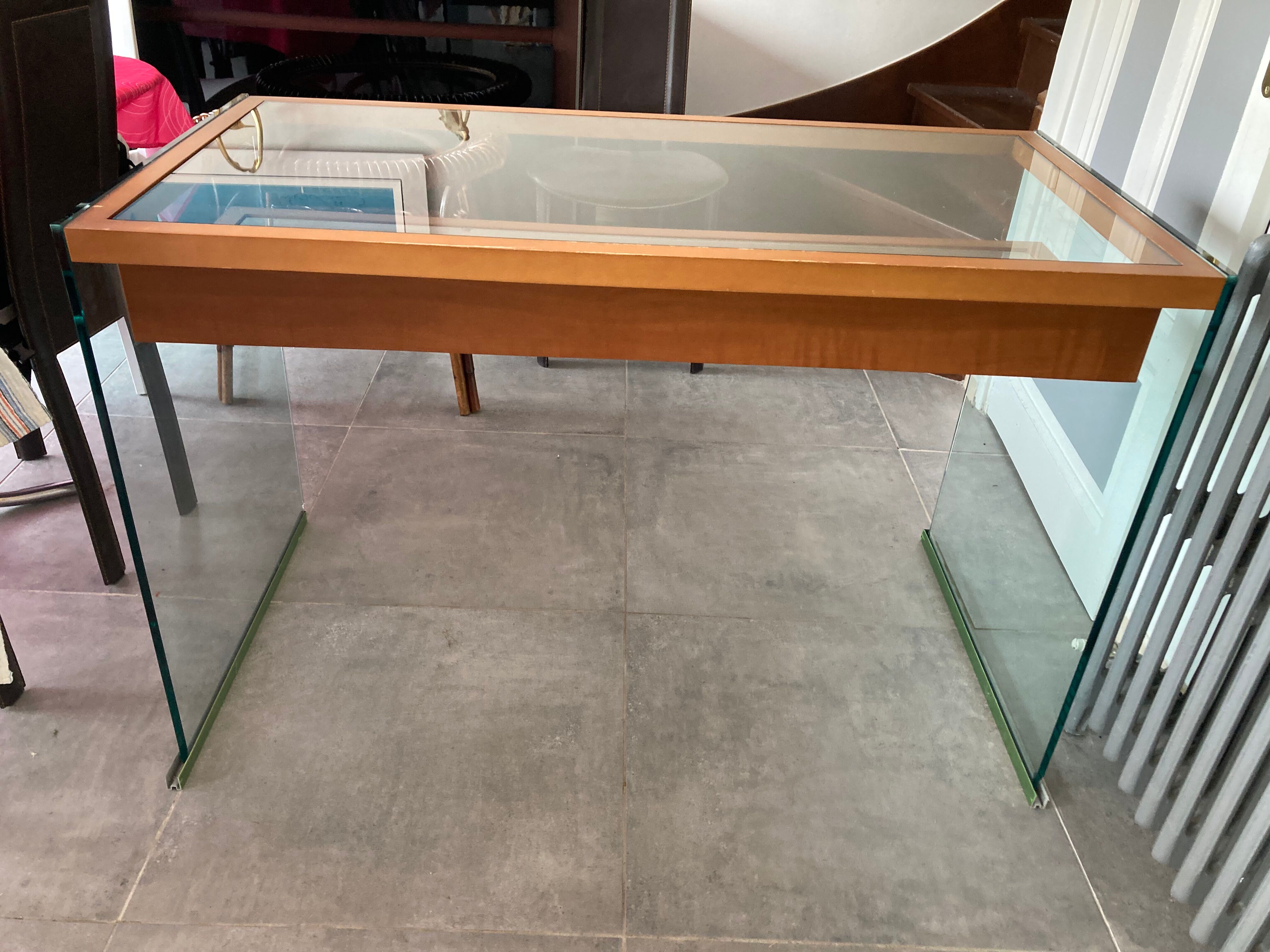 Desk glass structure