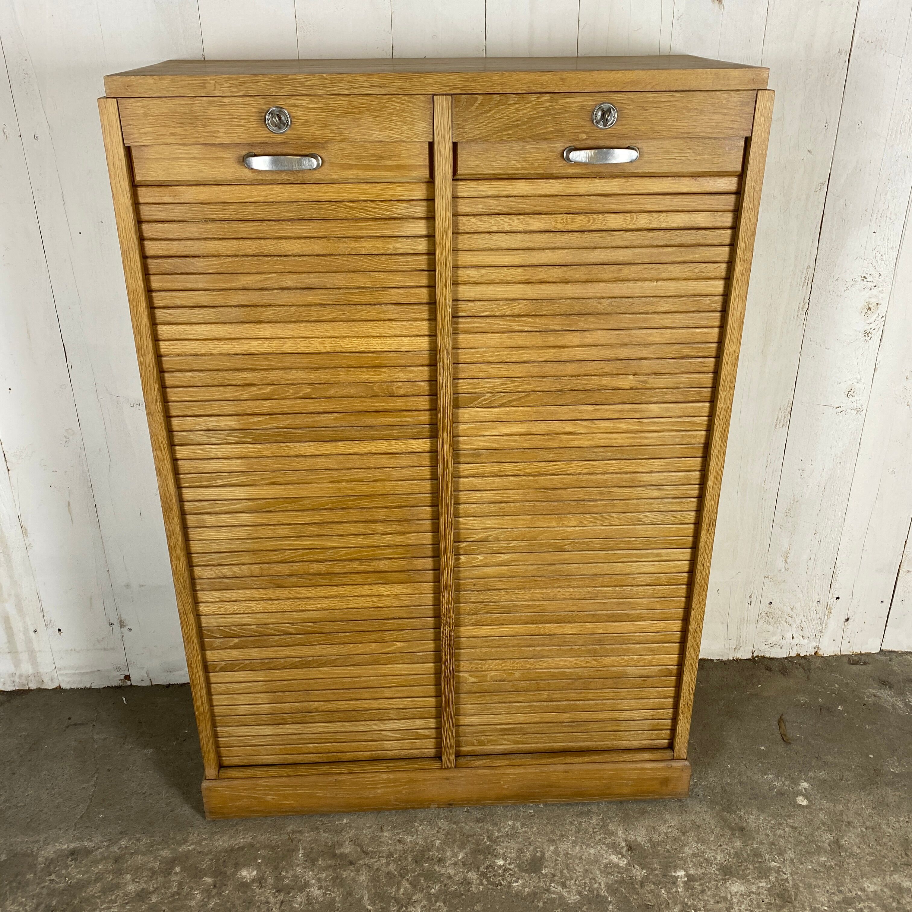Curtain cabinet raw oak binder