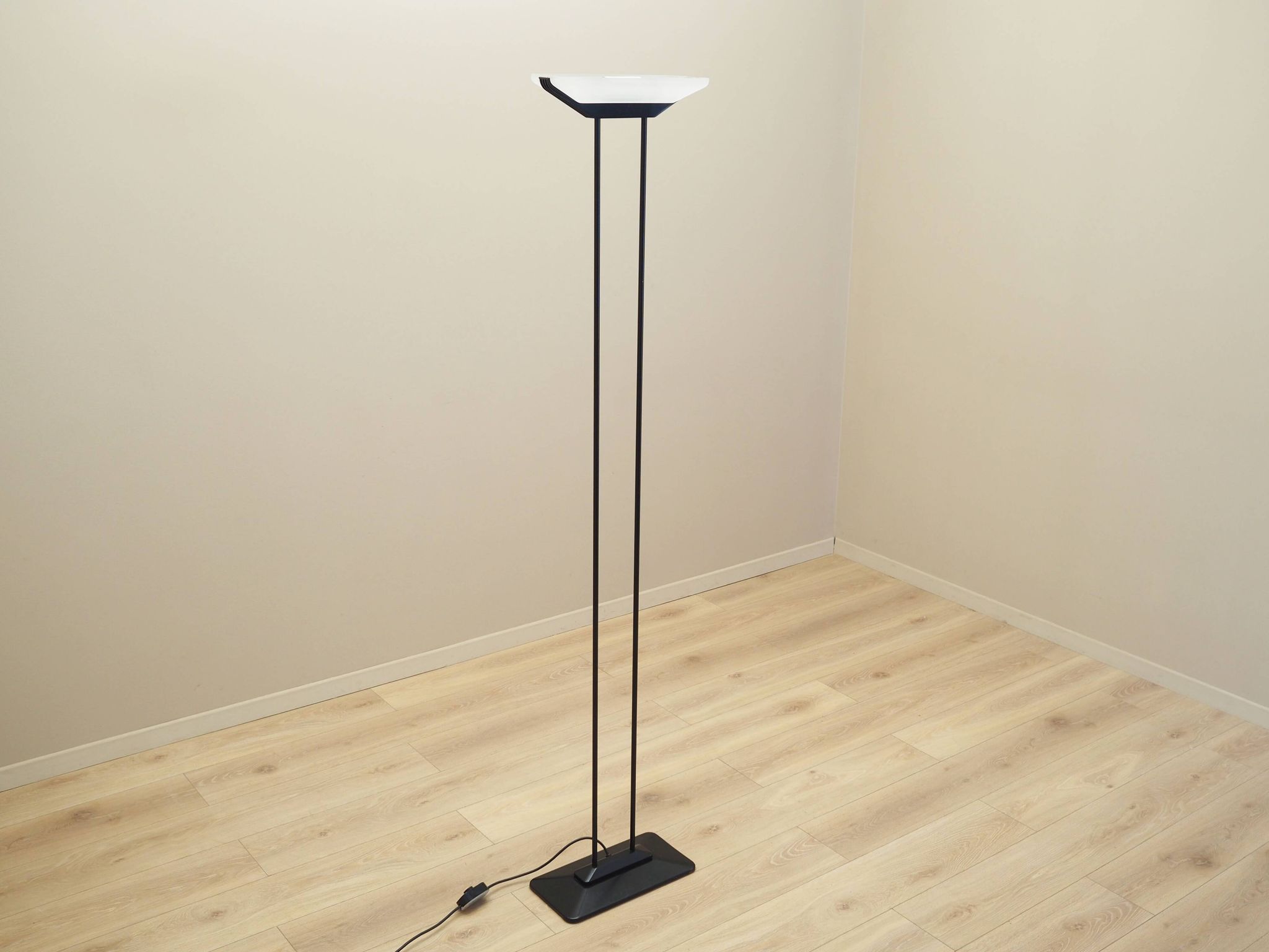Lampadaire, design italien, années 1970, production : Italie