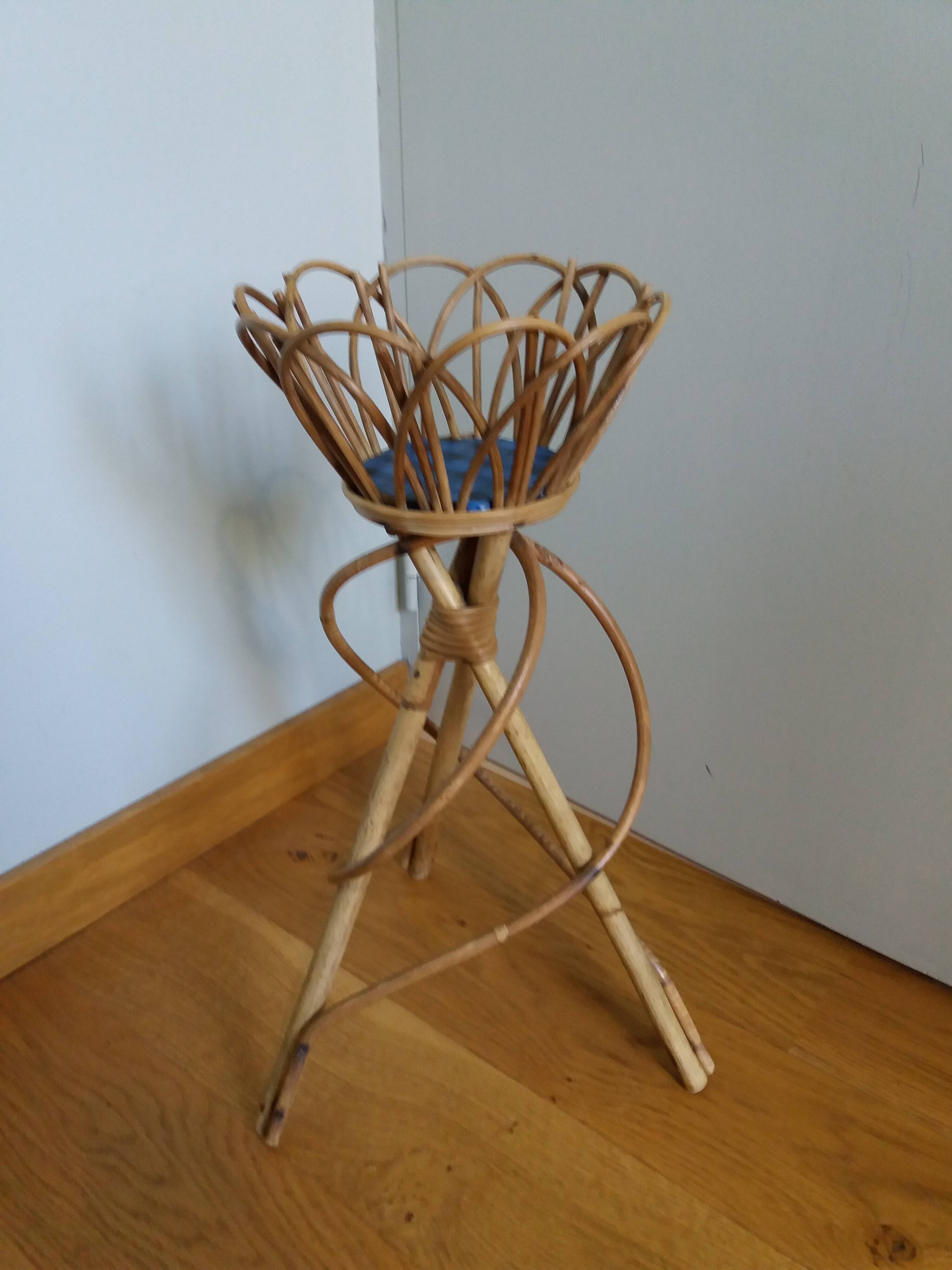Rattan wicker plant holder