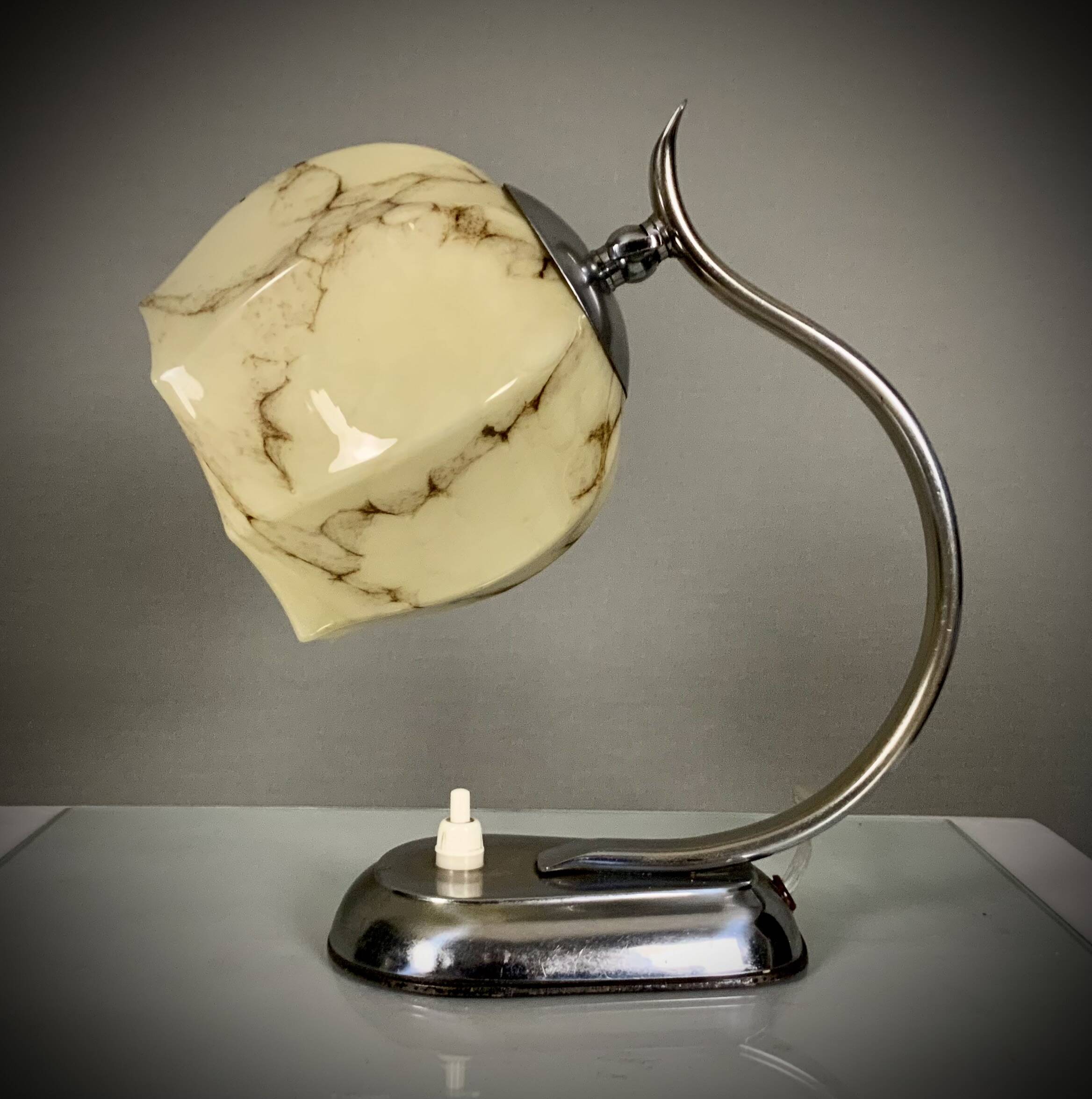 Art deco lamp