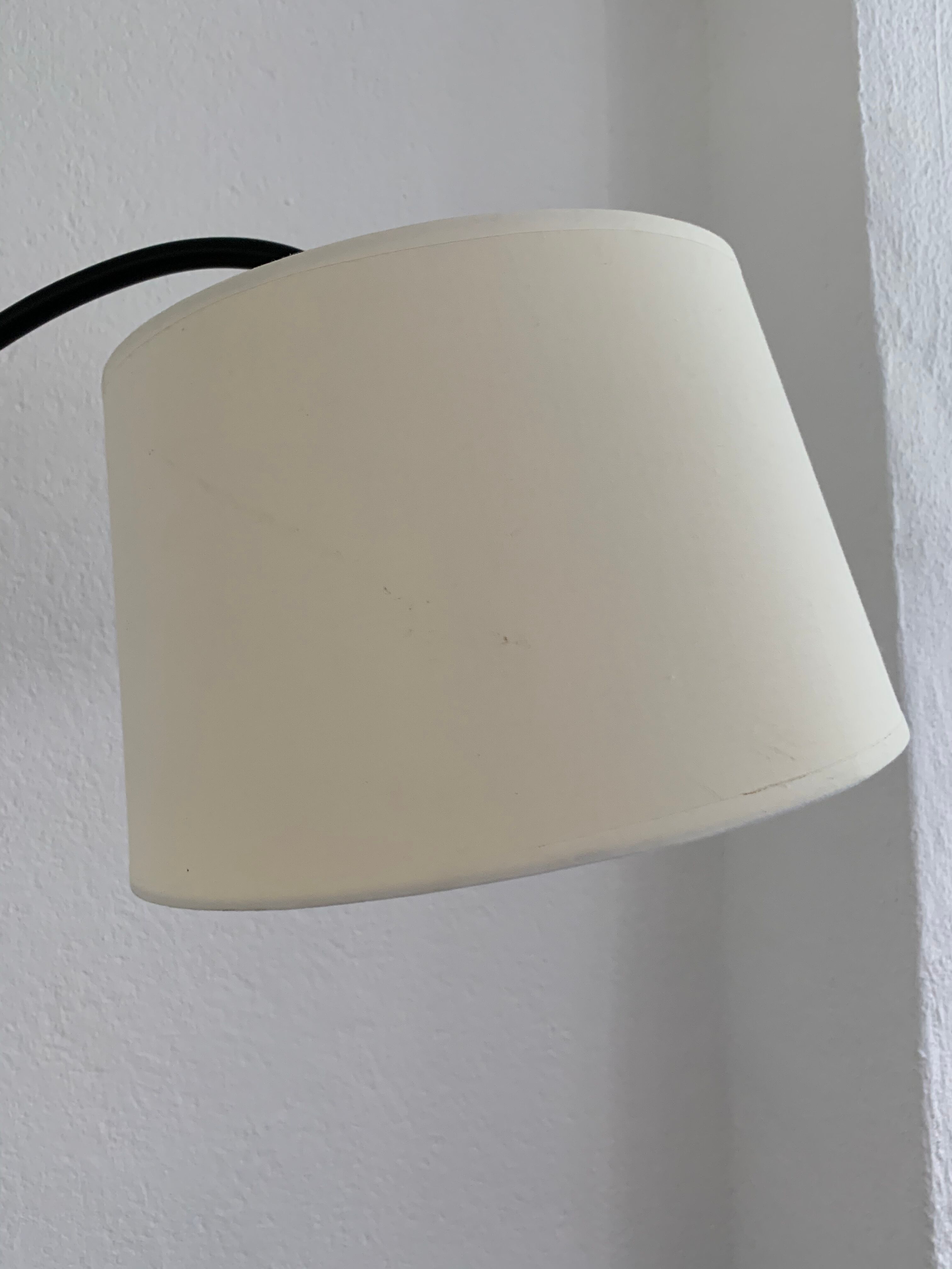 Vintage metal tripod tripod lamp