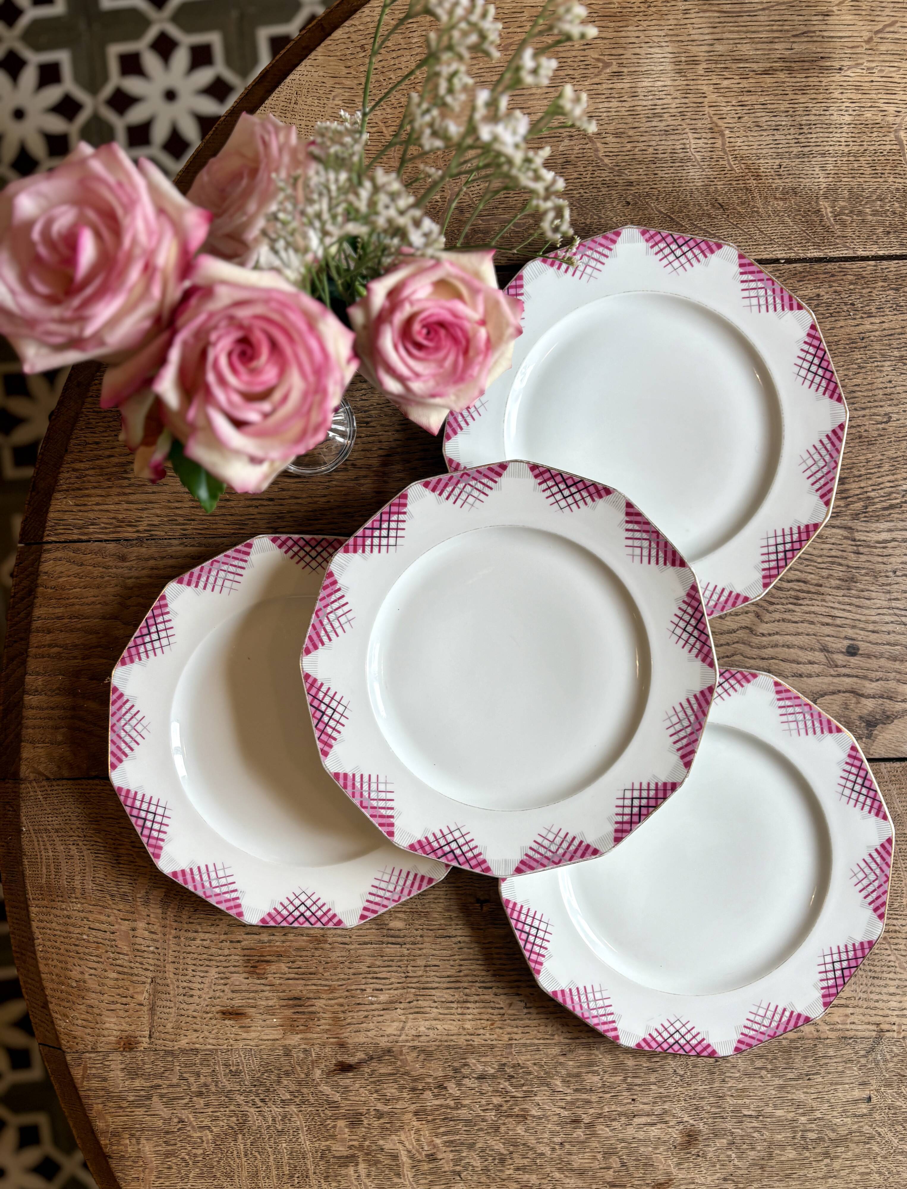 Set of 4 vintage flat plates in Limoges porcelain