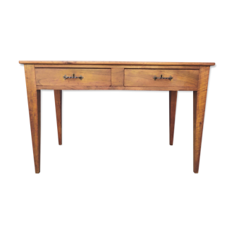 Farm table