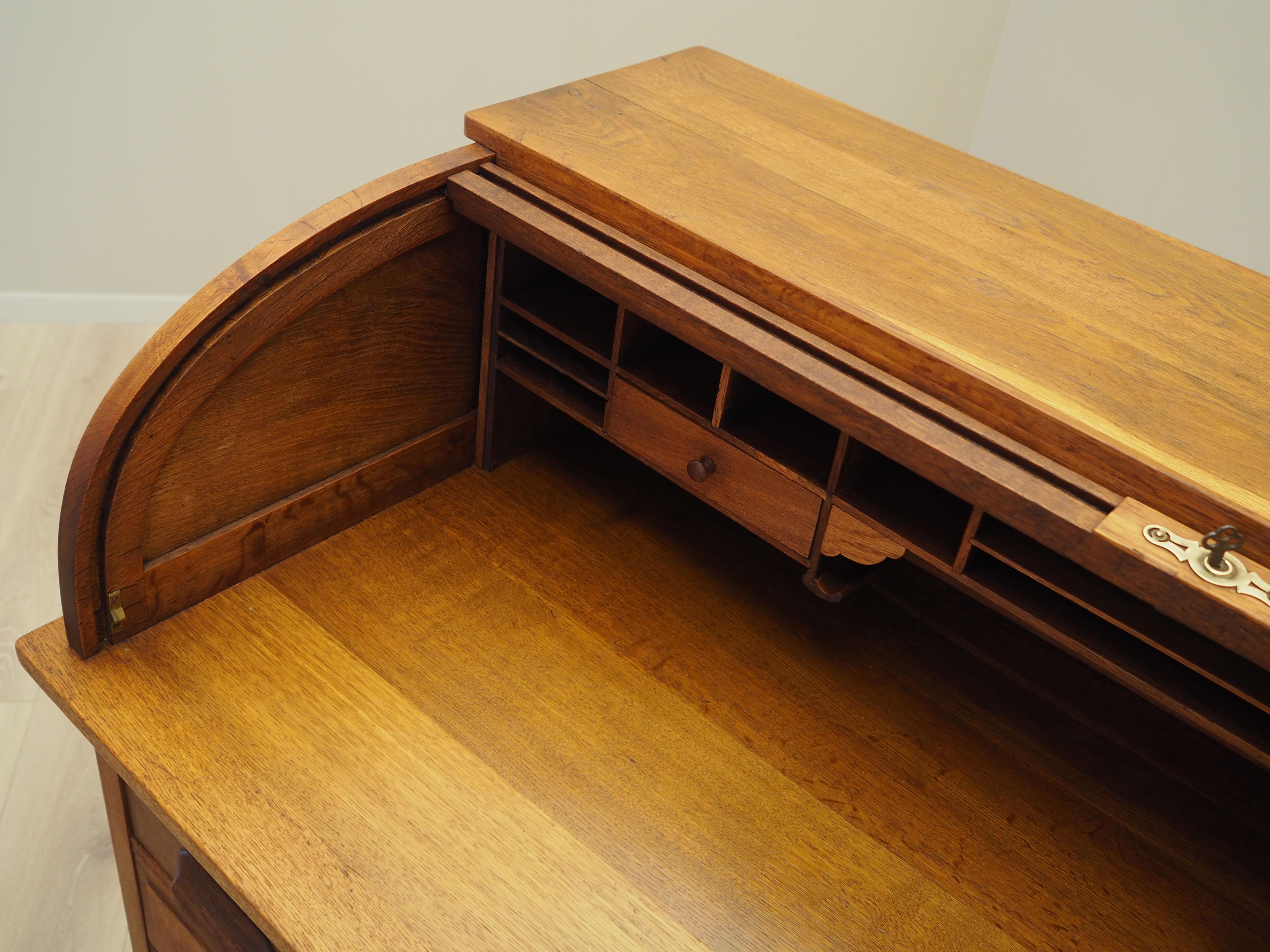 Bureau en chêne, design danois, années 1950, production: Danemark