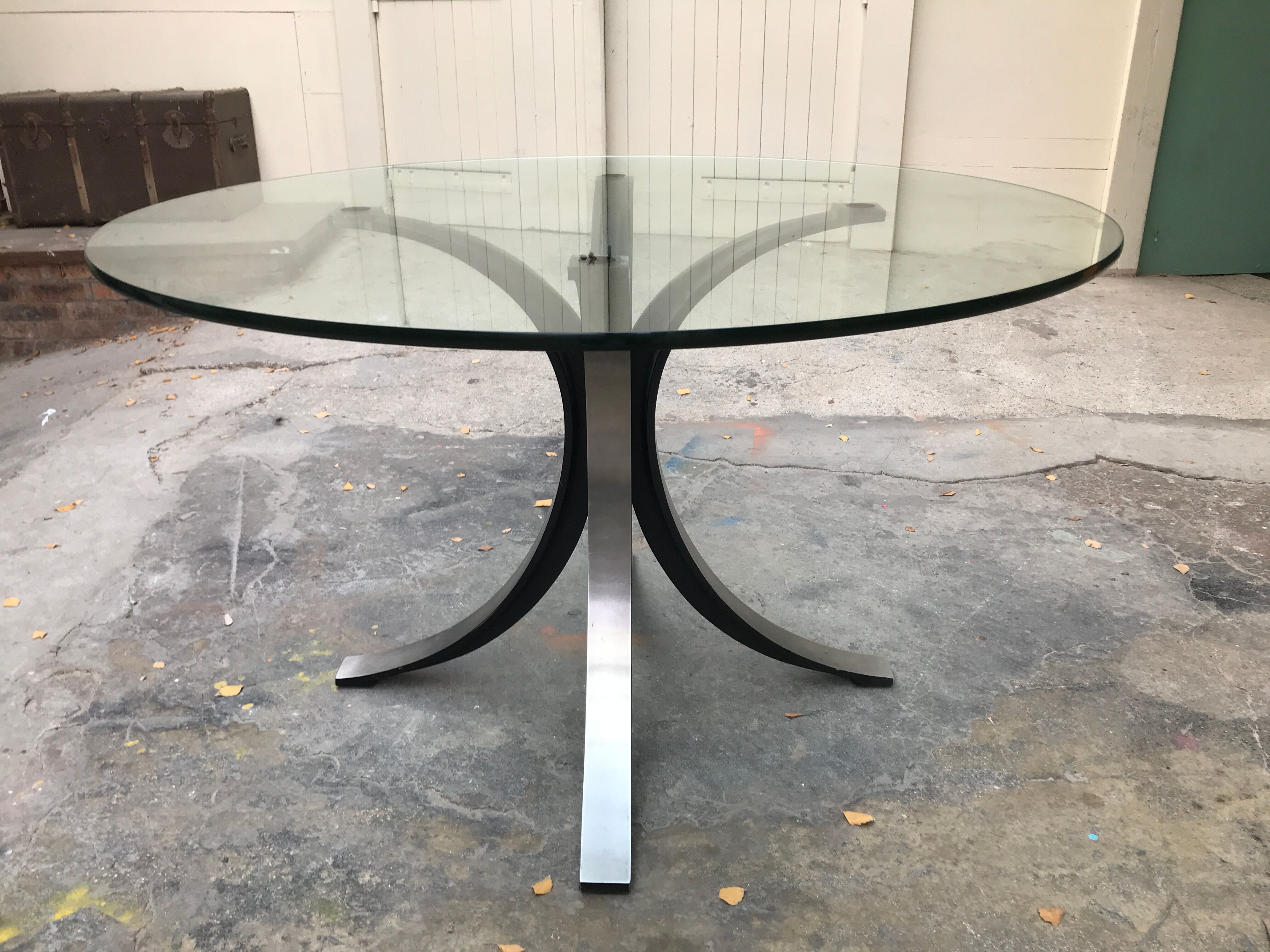 Dining table by Osvaldo Borsani