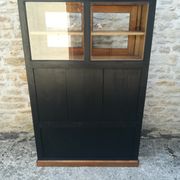 Meuble de métier a tiroirs et portes coulissante