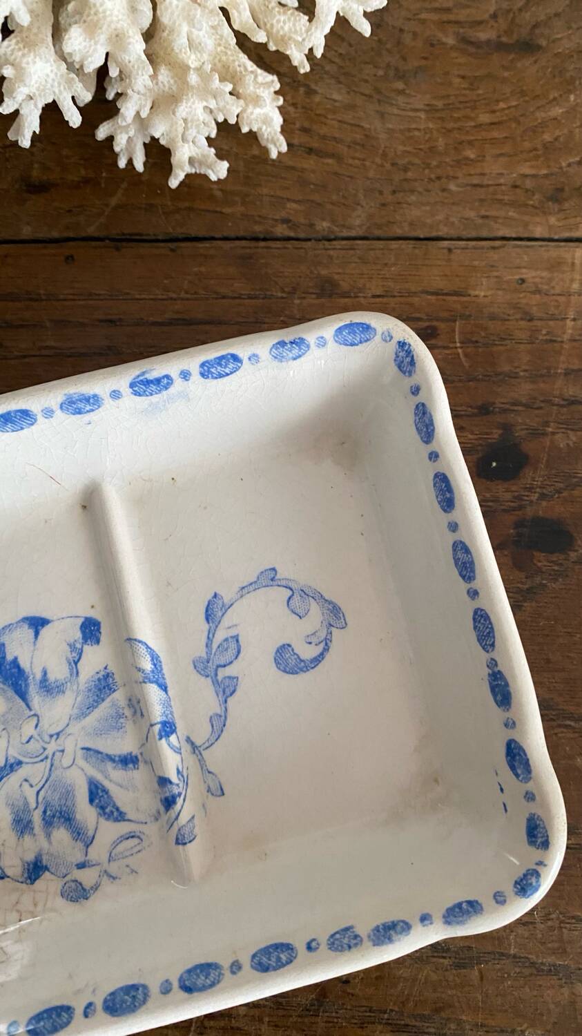 Azalea iron earth soap dish