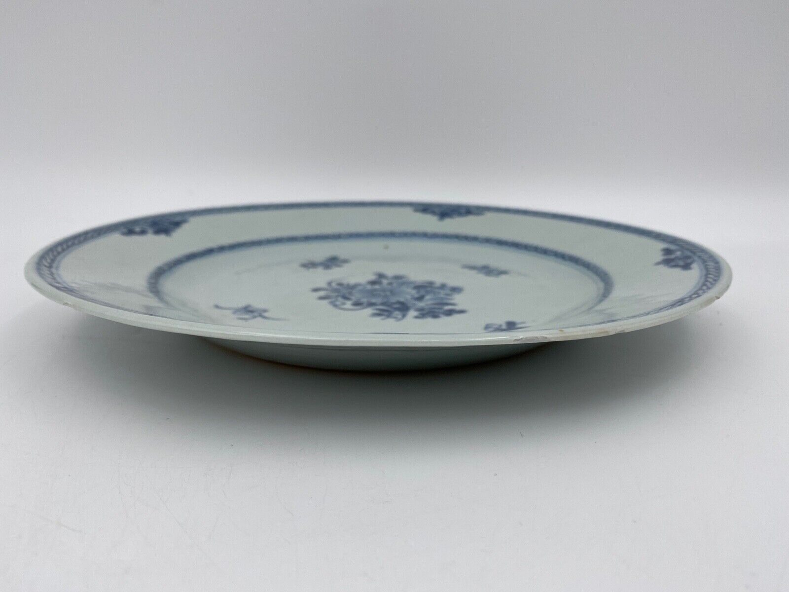 Plate in porcelain blue and white china xviii floral decoration